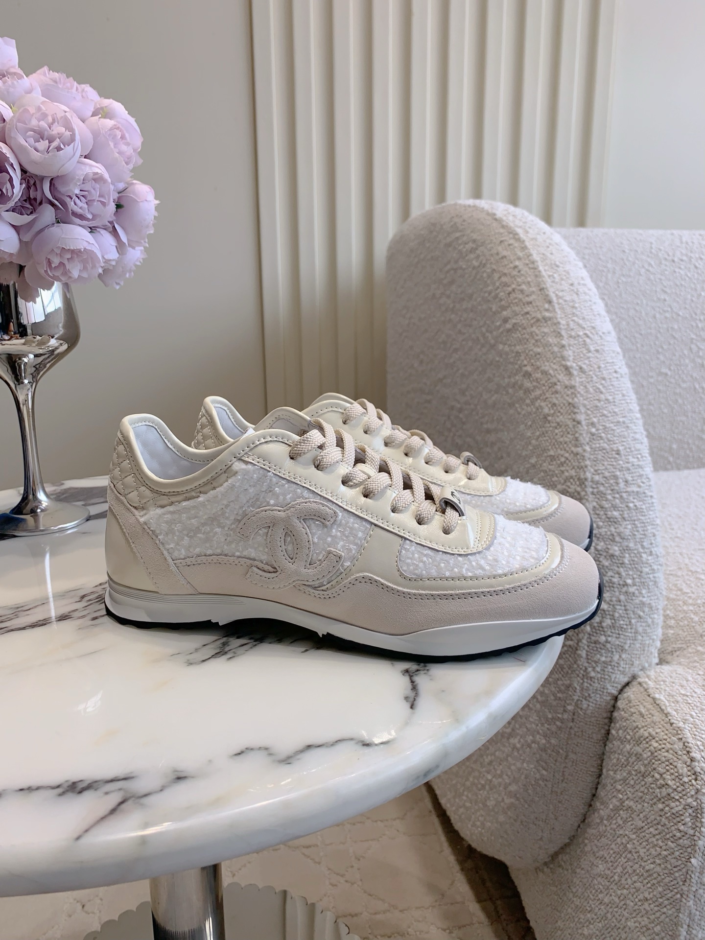 NO:536169,CHANE's newest casual shoes sneakers Coco girls must-have. You can always trust the Chanel designer's vision. Extreme comfort. No pressure on the feet. Size 35-39 (customized for 40 41), casual shoes/sports, chanel, chanel, sneakers19860909CHANE*新款休闲鞋运动鞋 Coco女孩必入 永远可以相信香奈儿设计师的眼光 上脚绝绝子 舒适度满分 上脚无压力 尺码35-39（40 41定做）,休闲鞋/运动鞋,chanel,chanel,sneakers,Women's Shoes