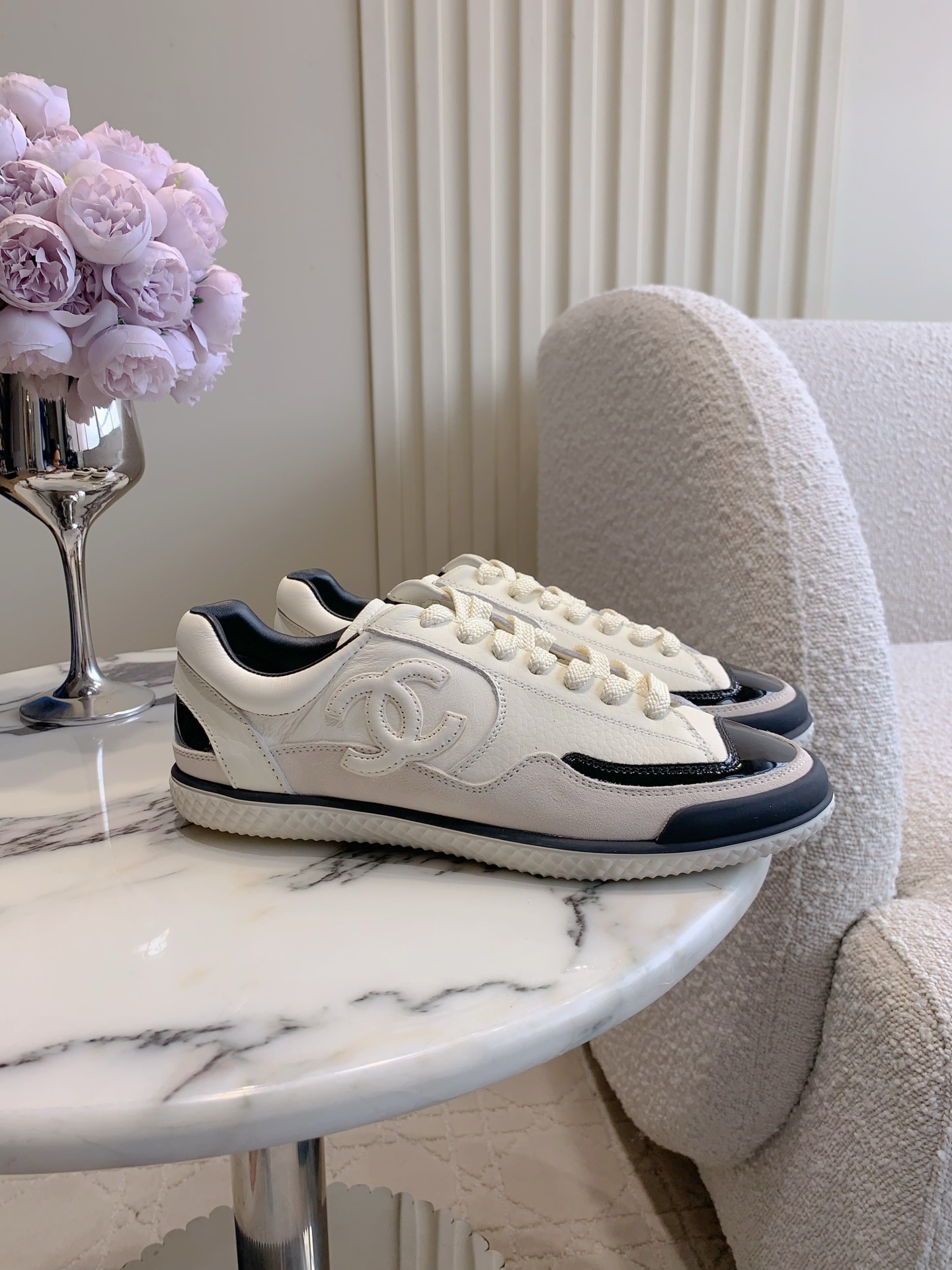 NO:787776,CHANE's latest casual shoes, moral training shoes, Coco girls must buy. You can always trust the vision of Chanel designers. Perfect comfort on the feet. No pressure on the feet. Size 35-39 (40 41 customized), casual shoes/sports shoes, chanel, chanel, sneakers19860909CHANE*新款休闲鞋德训鞋 Coco女孩必入 永远可以相信香奈儿设计师的眼光 上脚绝绝子 舒适度满分 上脚无压力 尺码35-39（40 41定做）,休闲鞋/运动鞋,chanel,chanel,sneakers,Women's Shoes