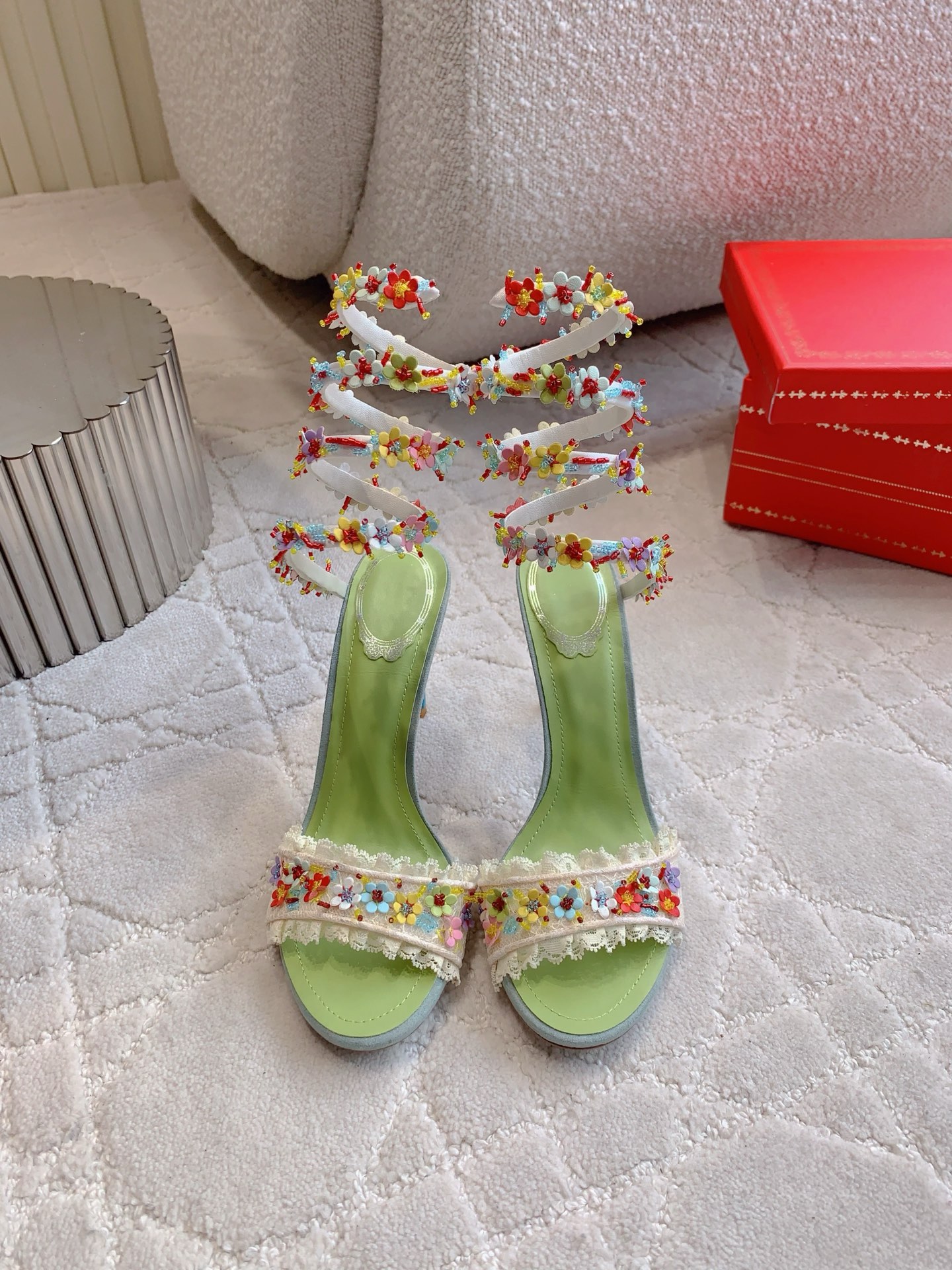 NO:545409,Slippers Backstrap Snake-shaped Ren* Caovill* New super-heavy flowery high-heeled shoes Hand-sewn flowers, time-consuming and labor-consuming, exquisite and luxurious Breathable mesh uppers with handmade sheepskin flowers Sheepskin feet Original shiny leather outsole Heel height 4.5cm/7cm/9cm Size 35-39 (34 40 41 42 43 customized), high heels slippers, high  heels,slippers,sheepskin,Leather soles19860909拖鞋 后带 蛇形 Ren* Caovill* 新款超重工繁花高跟鞋 纯手工缝制花朵 耗工耗时 精致奢华 鞋面透气网纱手工羊皮花朵 羊皮垫脚 原版闪面真皮大底 跟高4.5cm/7cm/9cm 尺码35-39（34 40 41 42 43定做）,高跟鞋拖鞋,high heels,slippers,sheepskin,Leather soles,Women's Shoes