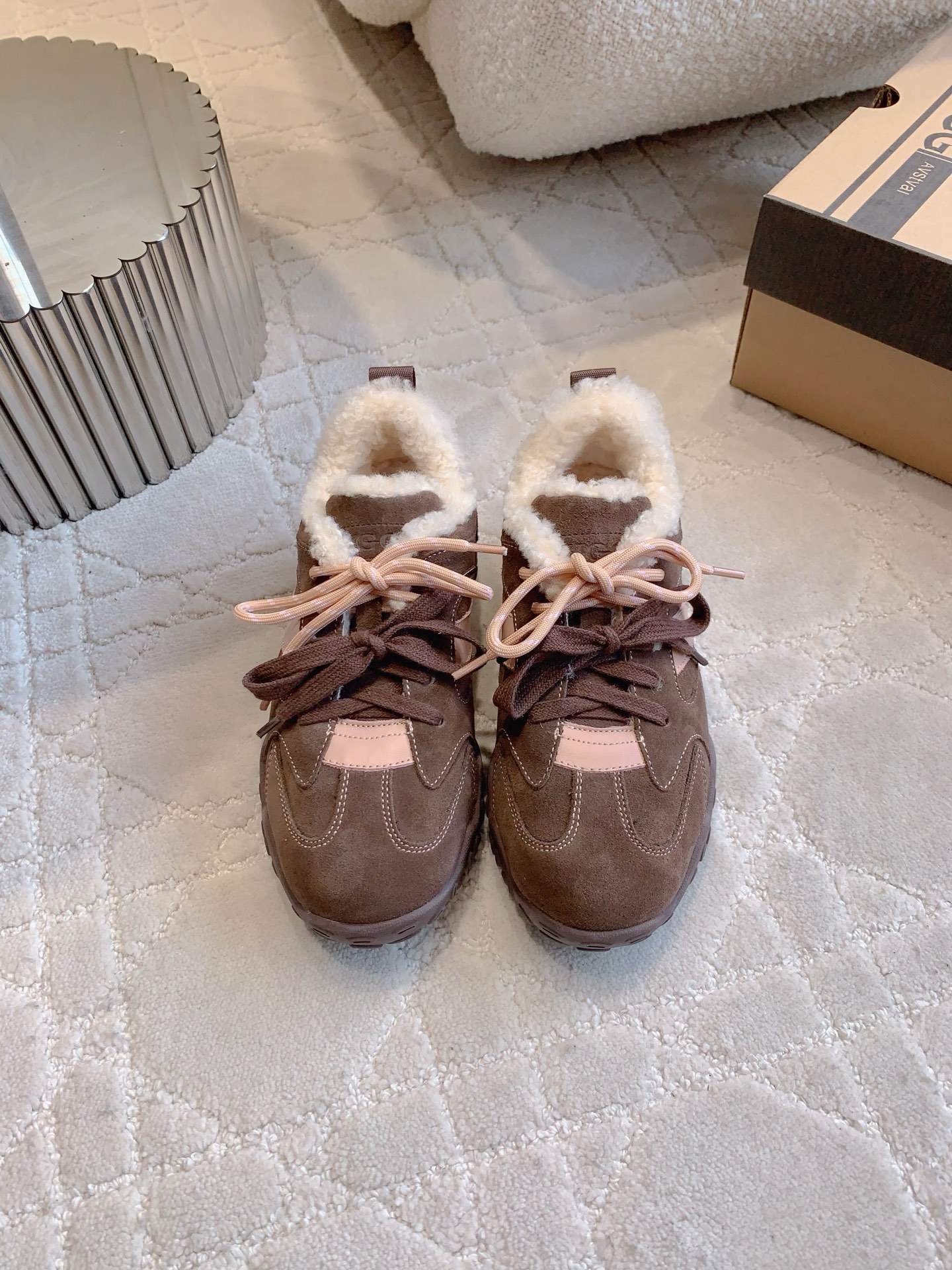 NO:589831,[UGG] Women's size 35-40 (customized for 40) 2025ssUGG new wool warm thick-soled casual shoes, super thick and warm, classic and versatile snow boots, upper cowhide, inner foot pads imported Australian one-piece sheepskin, boots, cowhide, sheepskin19860909【UGG】 女款size35-40（40定做） 2025ssUGG新款羊毛保暖厚底休闲鞋 超级厚实保暖 经典百搭款雪地靴 鞋面牛皮 内里垫脚进口澳洲一体羊皮毛,,boots,cowhide,sheepskin,Men's shoes