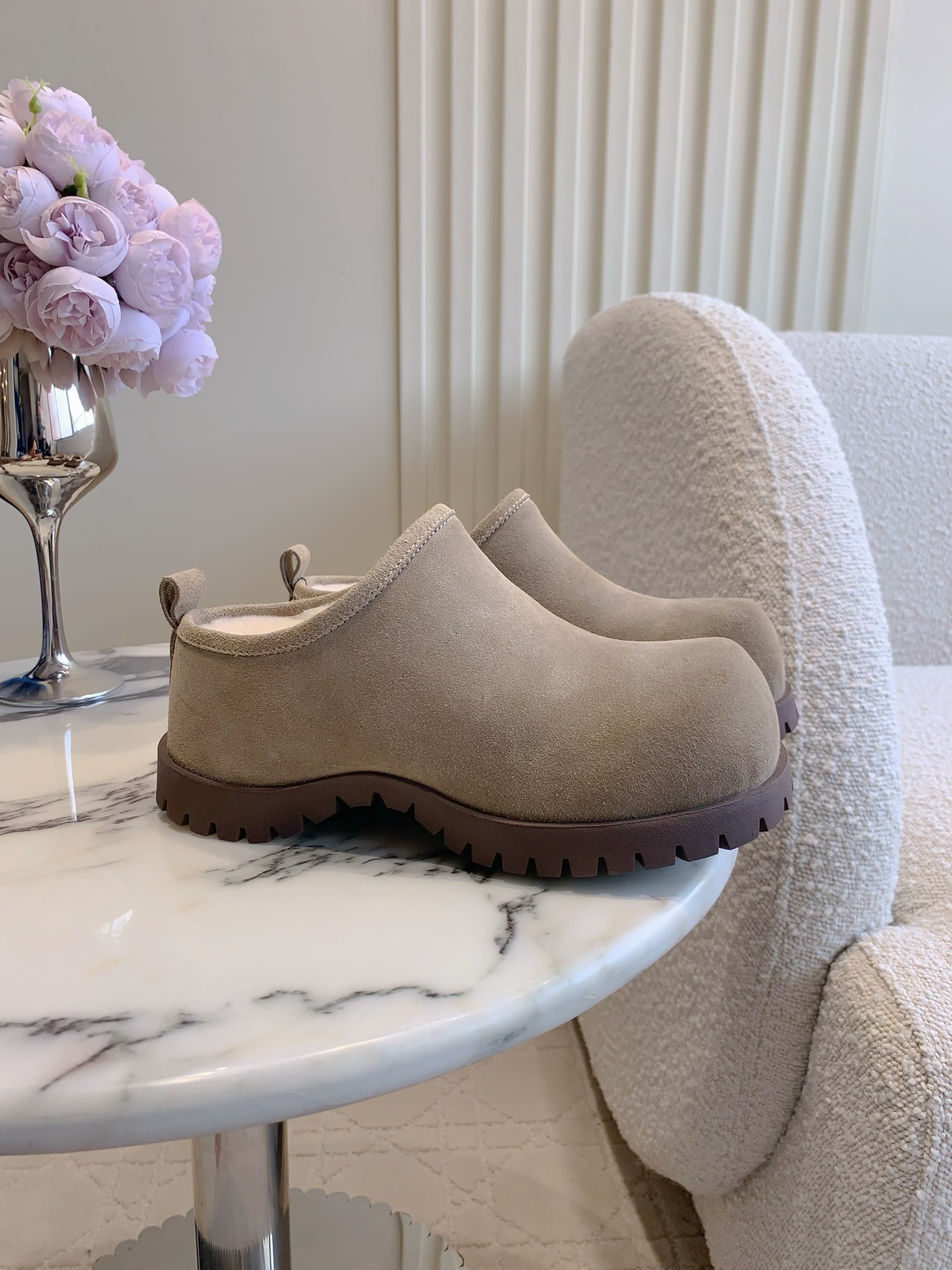 NO:616476,UGG's new wool warm thick-soled casual shoes, super thick and warm, classic and versatile, cowhide upper, imported Australian one-piece sheepskin lining, size 35-39 (custom-made for 40), semi-shoes, cowhide, sheepskin19860909UGG新款羊毛保暖厚底休闲鞋 超级厚实保暖 经典百搭款 鞋面牛皮 内里垫脚进口澳洲一体羊皮毛 尺码35-39（40定做）,半拖毛毛鞋,cowhide,sheepskin,Women's Shoes