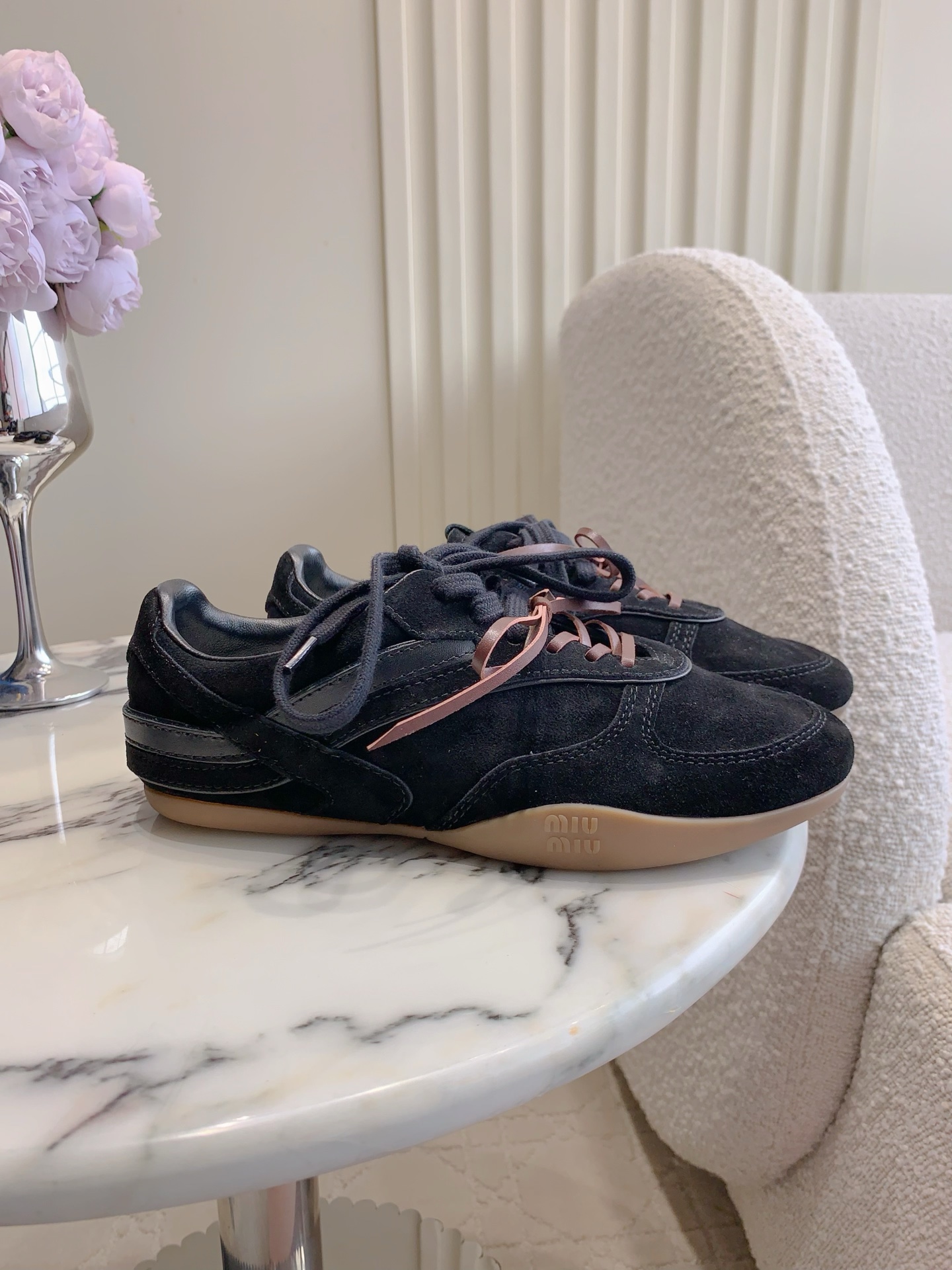 NO:577810,Single shoes in wool, miu's new casual shoes, moral training shoes, thick-soled design, divine shoes, so beautiful on the feet, close your eyes and can be worn in various styles, the color is so beautiful, size 35-39 (customized for 40), casual shoes/sports shoes, miumiu, sneakers19860909单鞋 羊毛里 miu新款休闲鞋德训鞋 厚底设计 神来之鞋 上脚太好看啦 闭眼入 各种穿搭都能驾驭 配色好美 尺码35-39（40定做）,休闲鞋/运动鞋毛毛鞋,miumiu,sneakers,Women's Shoes