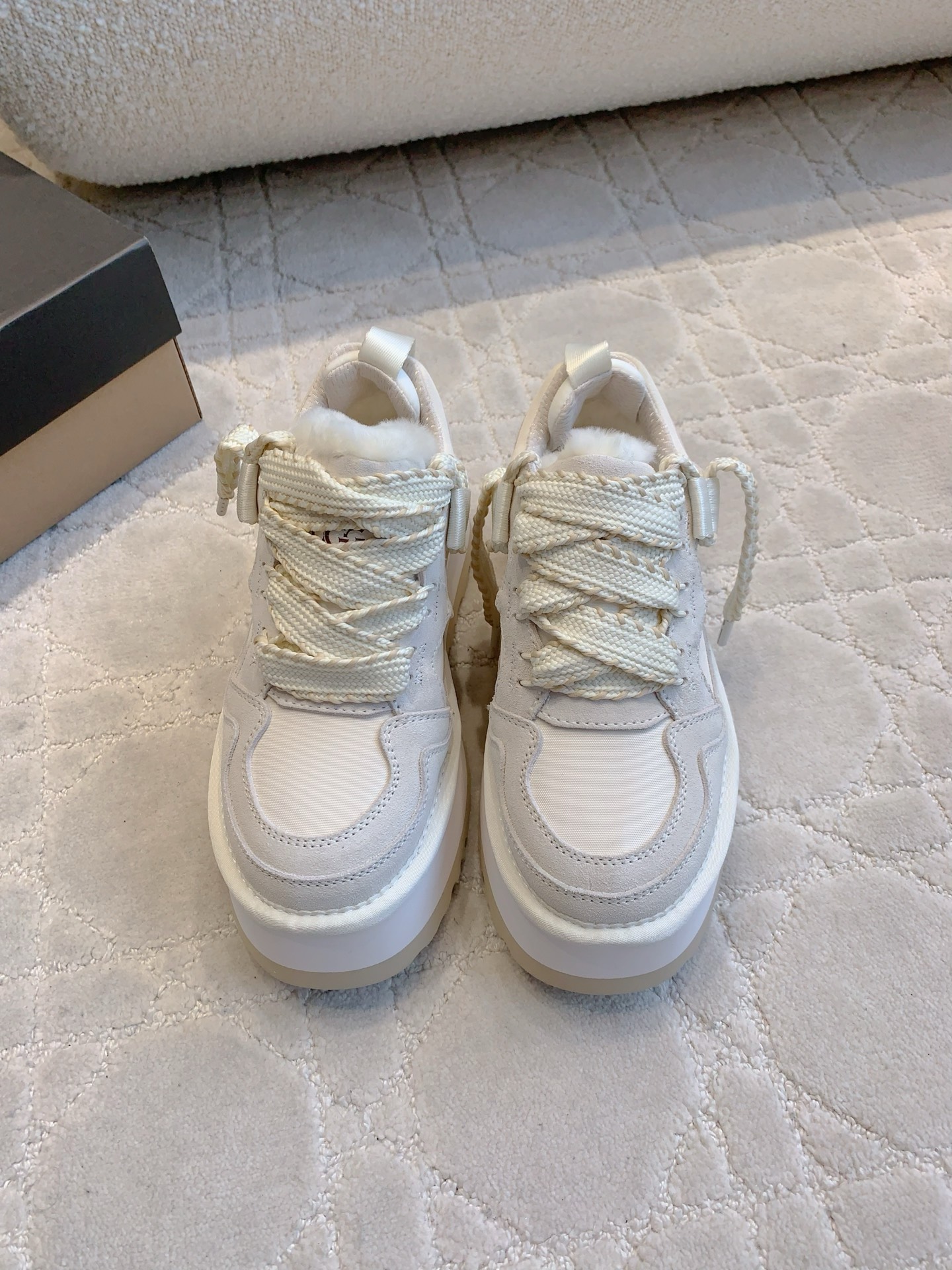 NO:626526,UGG's new Mel wool warm thick-soled shoes, super thick and warm, classic and versatile, cow suede upper, imported Australian one-piece sheepskin lining, sole thickness 5cm, size 35-39 (40 customized), casual shoes/sports shoes, sneakers, sheepskin19860909UGG新款梅尔羊毛保暖厚底鞋 超级厚实保暖 经典百搭款 鞋面牛反绒 内里垫脚进口澳洲一体羊皮毛 底厚5cm 尺码35-39（40定做）,休闲鞋/运动鞋,sneakers,sheepskin,Women's Shoes