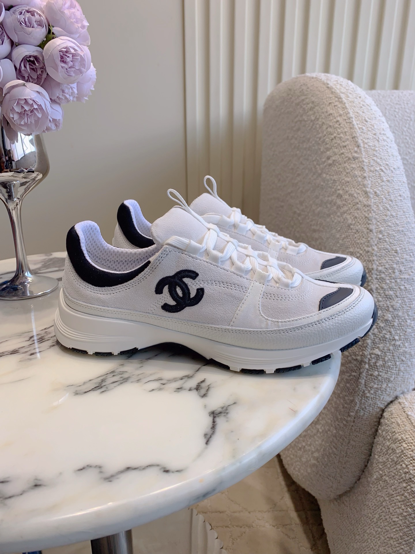 NO:749150,CHANE's latest casual shoes and sneakers, Coco, are a must-have for girls. You can always trust the vision of Chanel designers. Perfect comfort on your feet. No pressure on your feet. Sizes 35-39 (customized 40, 41, 42), casual shoes/sneakers, chanel, chanel, sneakers19860909CHANE*新款休闲鞋运动鞋 Coco女孩必入 永远可以相信香奈儿设计师的眼光 上脚绝绝子 舒适度满分 上脚无压力 尺码35-39（40 41 42定做）,休闲鞋/运动鞋,chanel,chanel,sneakers,Women's Shoes