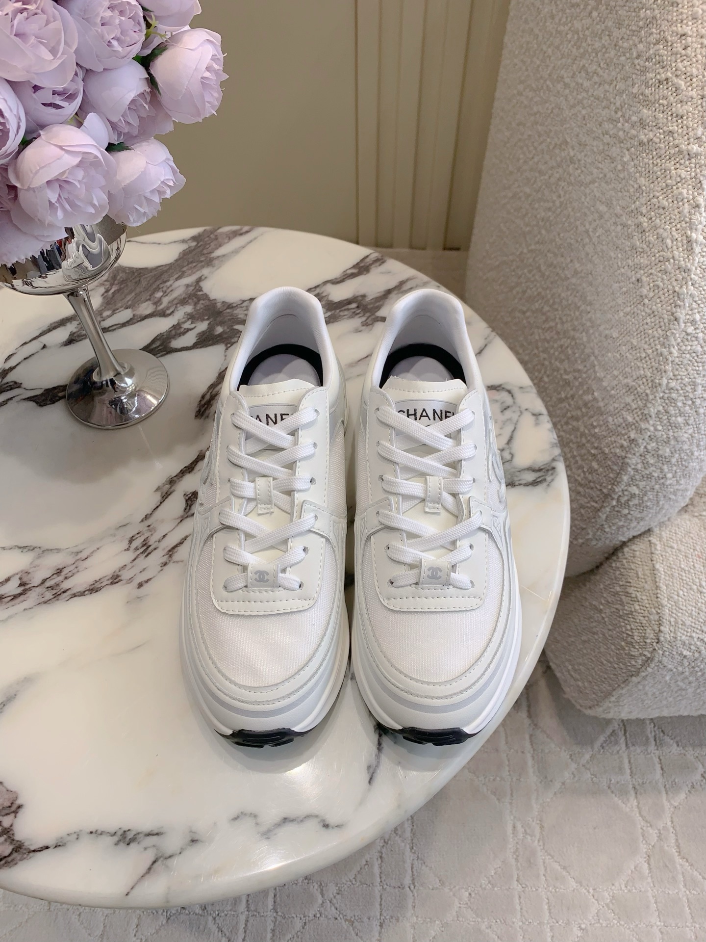 NO:681851,Women's Men's CHANE's latest casual shoes and sneakers Coco is a must-have for girls. You can always trust the vision of Chanel designers. The upper and lower feet are perfect. Full marks for comfort. No pressure on the upper feet. Women's size 35-39 (customized 40 41 42) Men's size 39-44 (customized 38 45 46), casual shoes/sports shoes, chanel, chanel, sneakers19860909女款 男款 CHANE*新款休闲鞋运动鞋 Coco女孩必入 永远可以相信香奈儿设计师的眼光 上脚绝绝子 舒适度满分 上脚无压力 女码35-39（40 41 42定做）男码39-44（38 45 46定做）,休闲鞋/运动鞋,chanel,chanel,sneakers,Women's Shoes