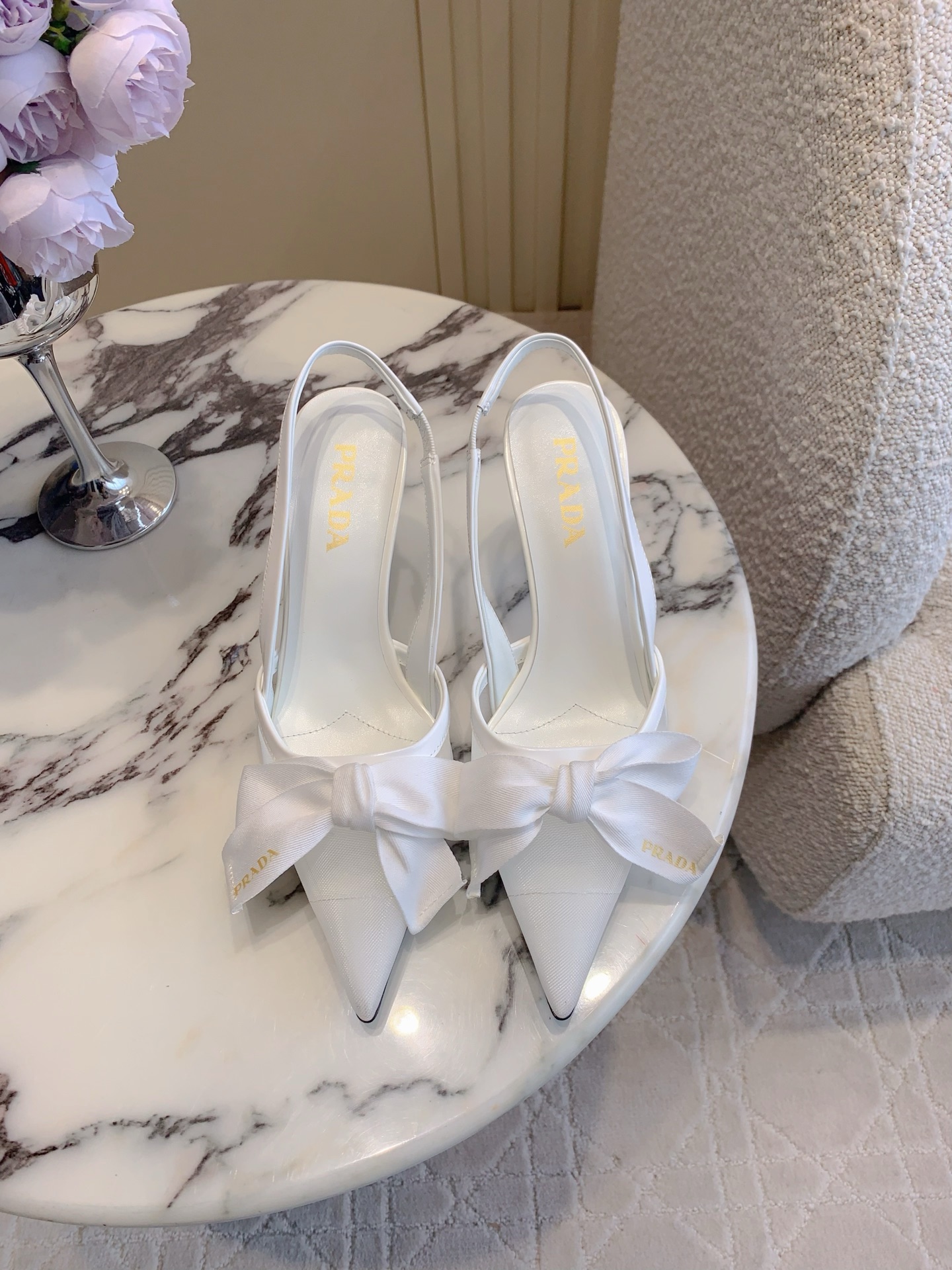 NO:749112,Prad* bow mesh high-heeled shoes, smart and delicate, age-reducing, simple and elegant, ever-changing style, imported high-density mesh for the upper, sheepskin for the feet, Italian genuine leather outsole, heel height 7.5cm, size 35-39 (34 40 41 customized), high-heeled sandals, prada, sandals, high heels, sheepskin, Leather soles19860909Prad*蝴蝶结网纱高跟鞋 乖巧精致减龄 简约大气 万年百搭款 鞋面进口高密度网纱 垫脚羊皮 意大利真皮大底 跟高7.5cm 尺码35-39（34 40 41定做）,高跟鞋凉鞋,prada,sandals,high heels,sheepskin,Leather soles,Women's Shoes