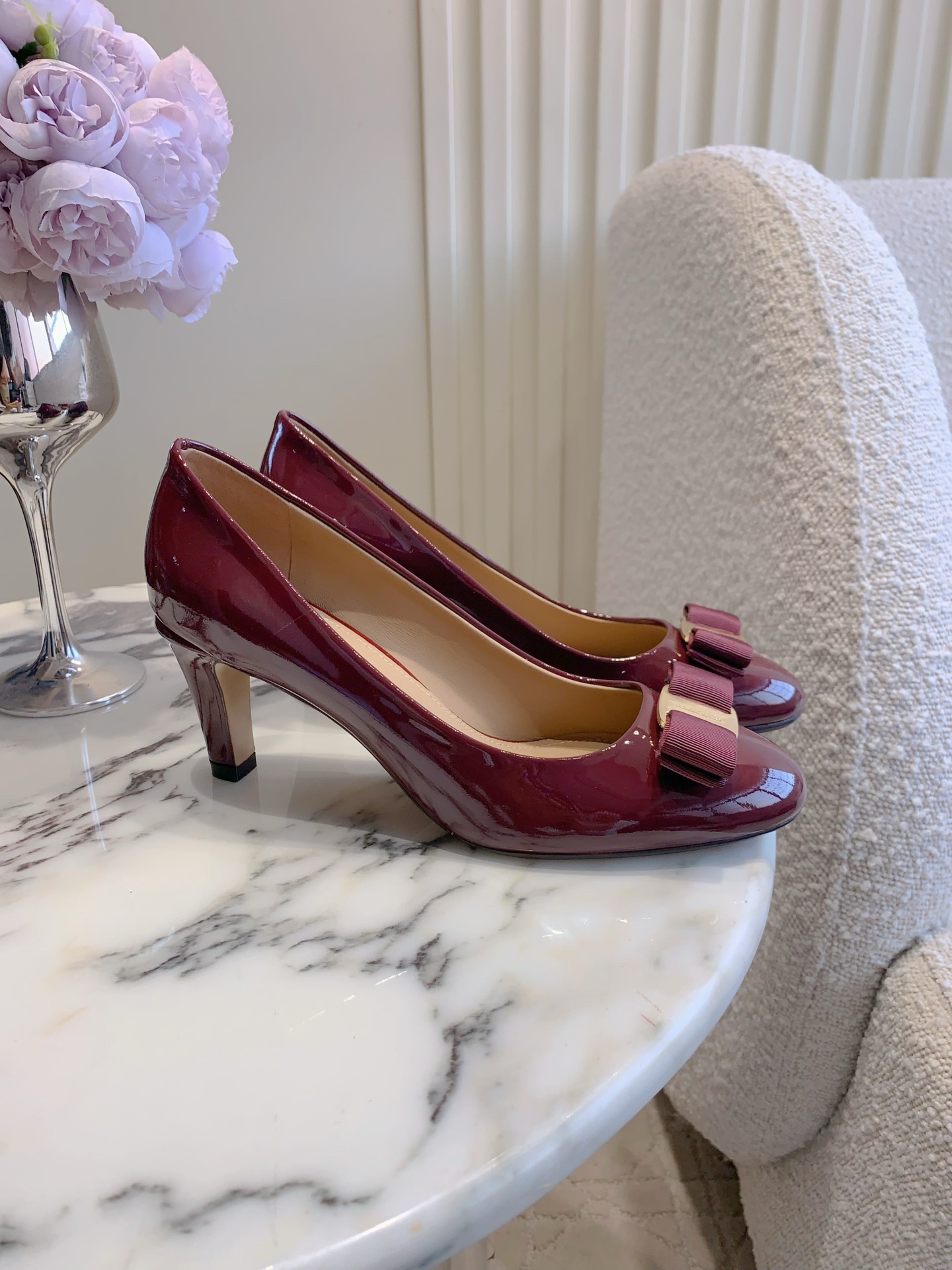 Ferragamo Salvatore Ferragam*SF新款蝴蝶结高跟鞋 简单的设计 集优雅与舒适度为一体 都可以体现出你的高贵典雅气质 版型非常修脚 上脚更美