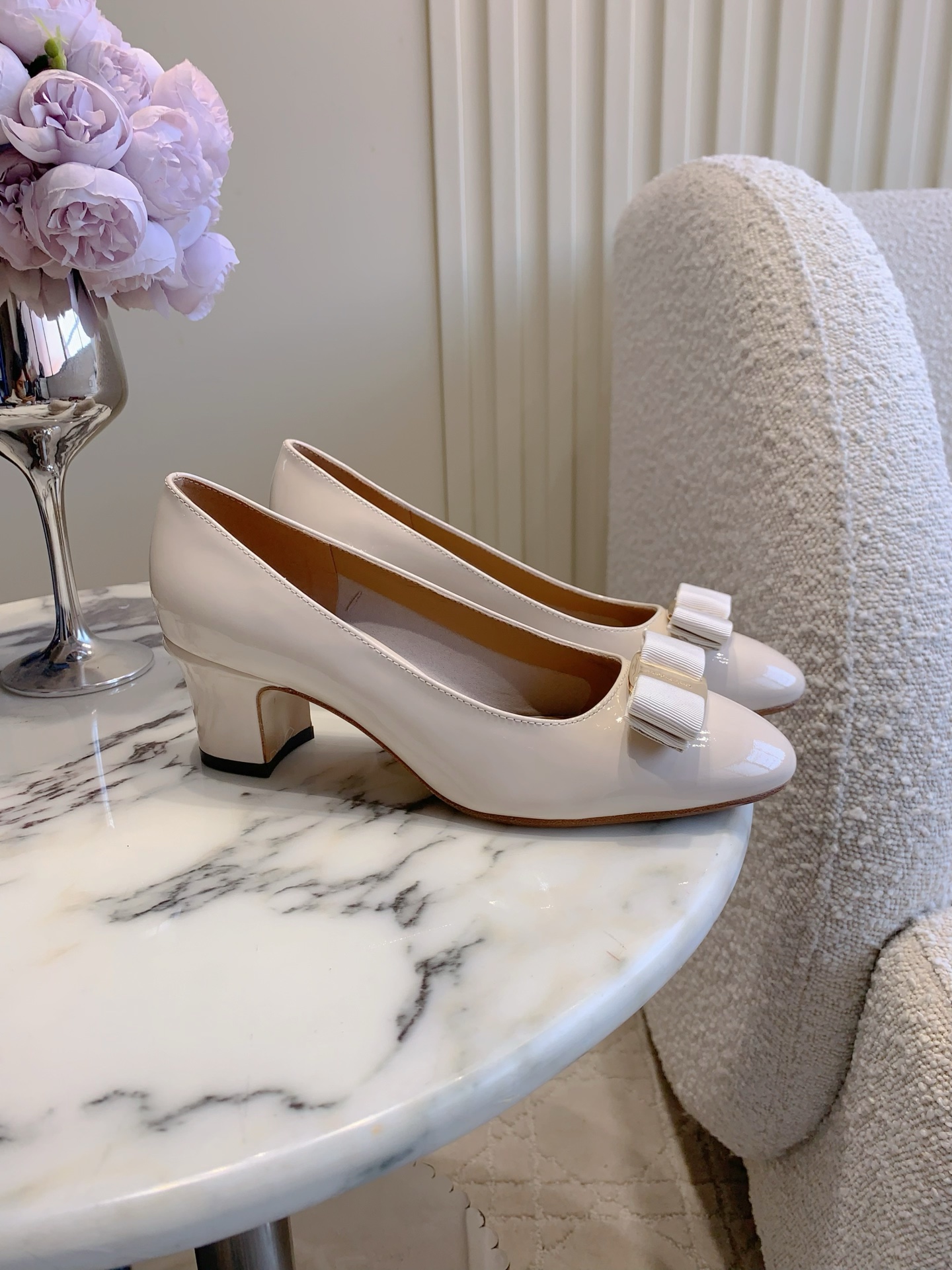 Ferragamo Salvatore Ferragam*SF新款蝴蝶结高跟鞋 简单的设计 集优雅与舒适度为一体 都可以体现出你的高贵典雅气质 版型非常修脚 上脚更美