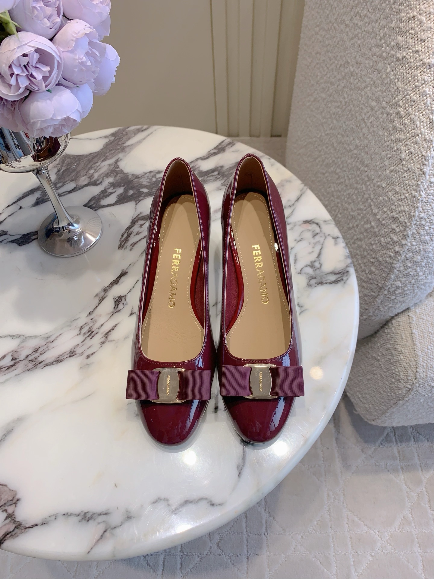 Ferragamo Salvatore Ferragam*SF新款蝴蝶结高跟鞋 简单的设计 集优雅与舒适度为一体 都可以体现出你的高贵典雅气质 版型非常修脚 上脚更美