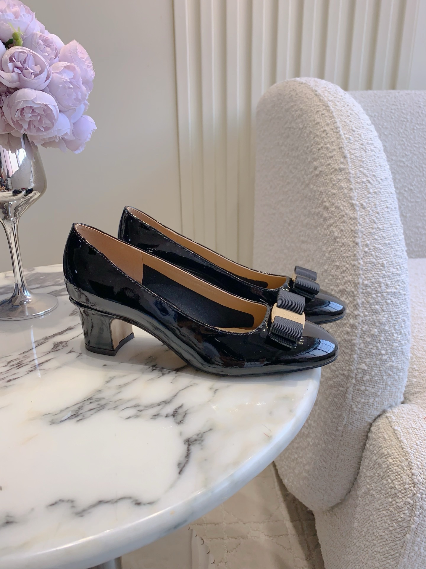 Ferragamo Salvatore Ferragam*SF新款蝴蝶结高跟鞋 简单的设计 集优雅与舒适度为一体 都可以体现出你的高贵典雅气质 版型非常修脚 上脚更美