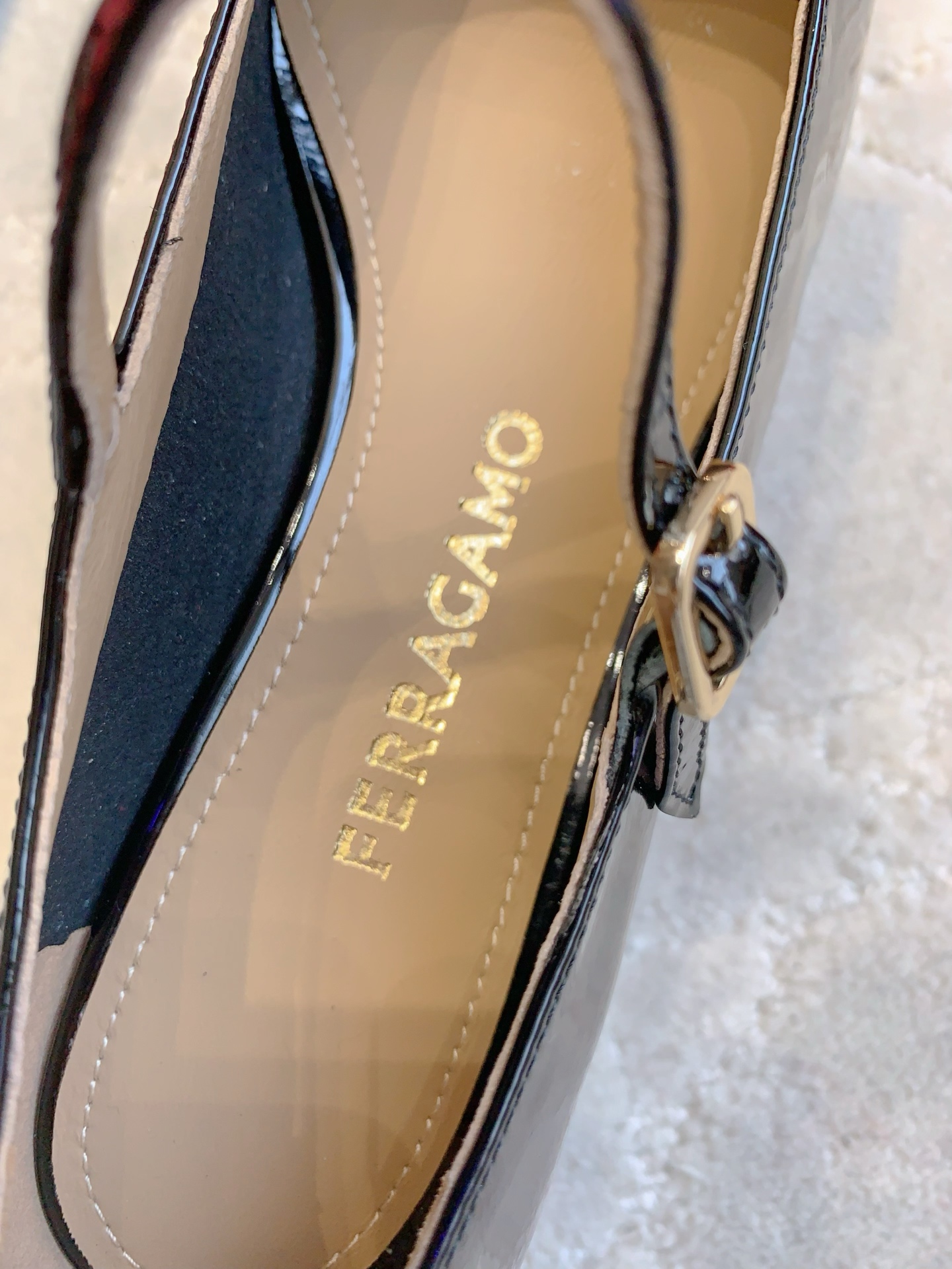 Ferragamo Salvatore Ferragam*SF新款蝴蝶结玛丽珍鞋 简单的设计 集优雅与舒适度为一体 都可以体现出你的高贵典雅气质 版型非常修脚 上脚更美