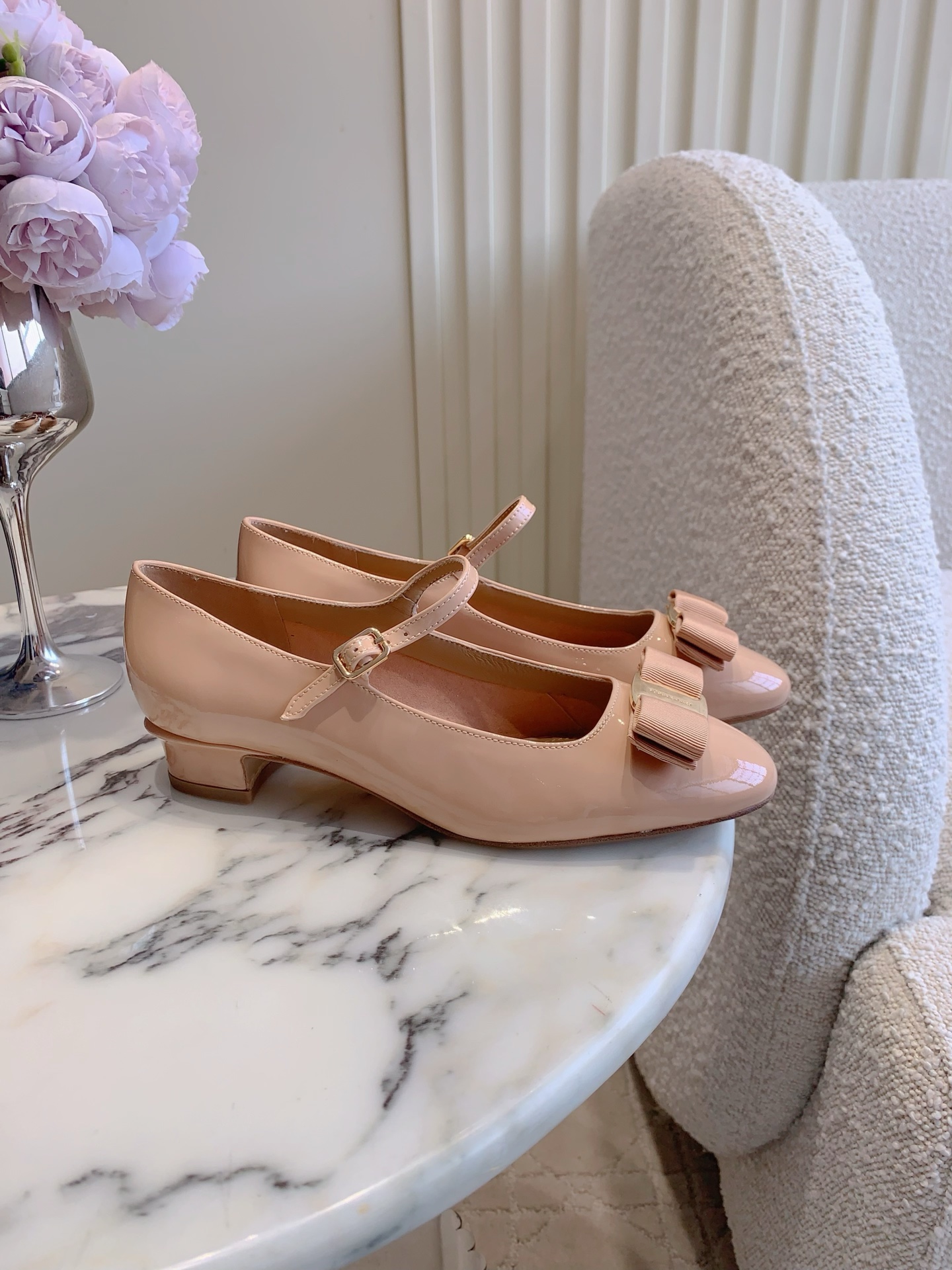 Ferragamo Salvatore Ferragam*SF新款蝴蝶结玛丽珍鞋 简单的设计 集优雅与舒适度为一体 都可以体现出你的高贵典雅气质 版型非常修脚 上脚更美