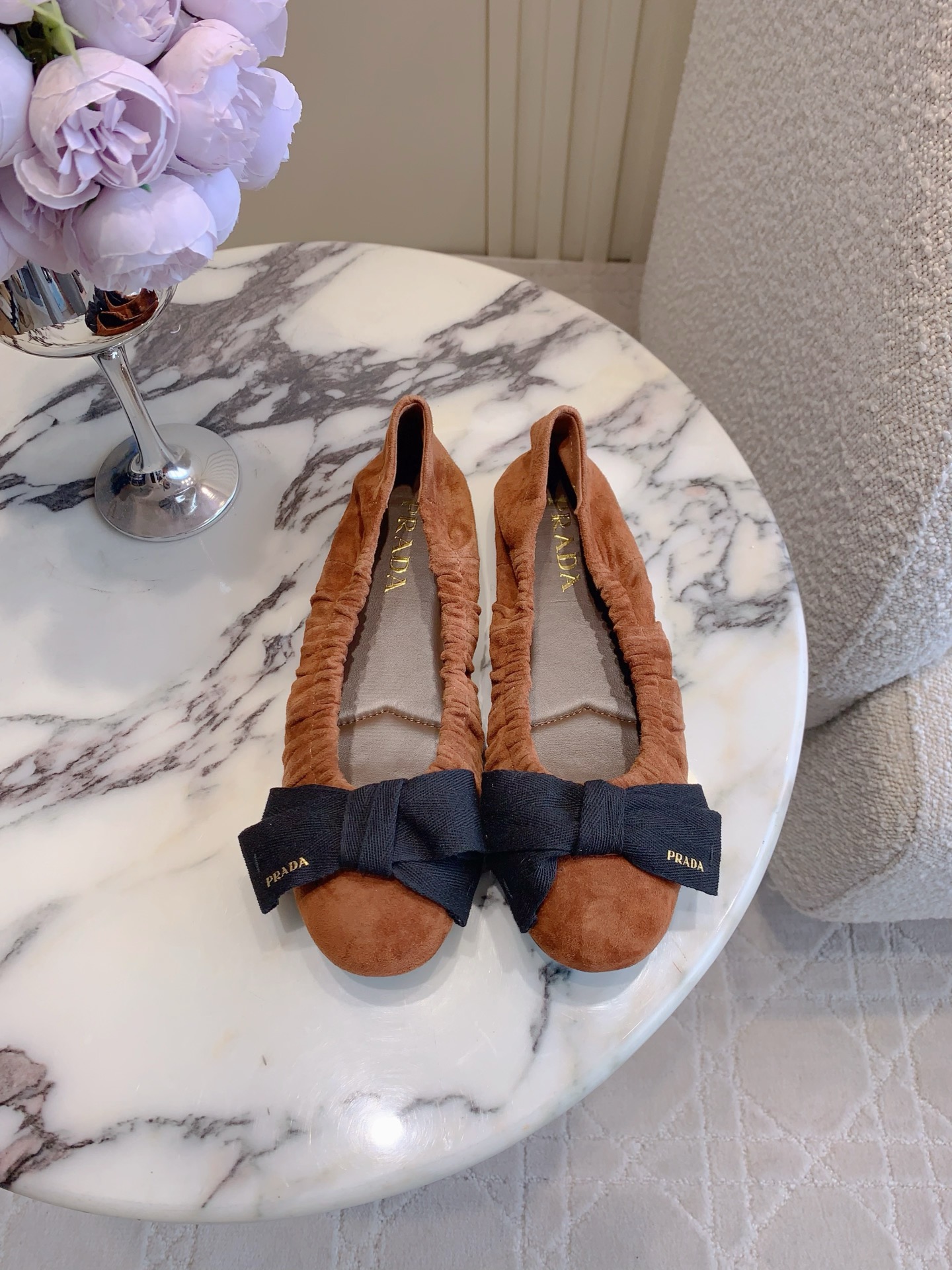 NO:749108,Prad* new bow flats ballet shoes, bow decoration playful and age-reducing, comfortable foot feel, classic and versatile, upper lambskin/leopard print horse hair, lining sheepskin, original molded outsole, size 35-39 (customized for 40 and 41), ballet shoes, prada, flats, sheepskin19860909Prad*新款蝴蝶结平底鞋芭蕾鞋 蝴蝶结装饰俏皮减龄 脚感舒适 经典百搭款 鞋面小羊皮/豹纹马毛 内里垫脚羊皮 原版开模大底 尺码35-39（40 41定做）,芭蕾舞鞋,prada,flats,sheepskin,Women's Shoes