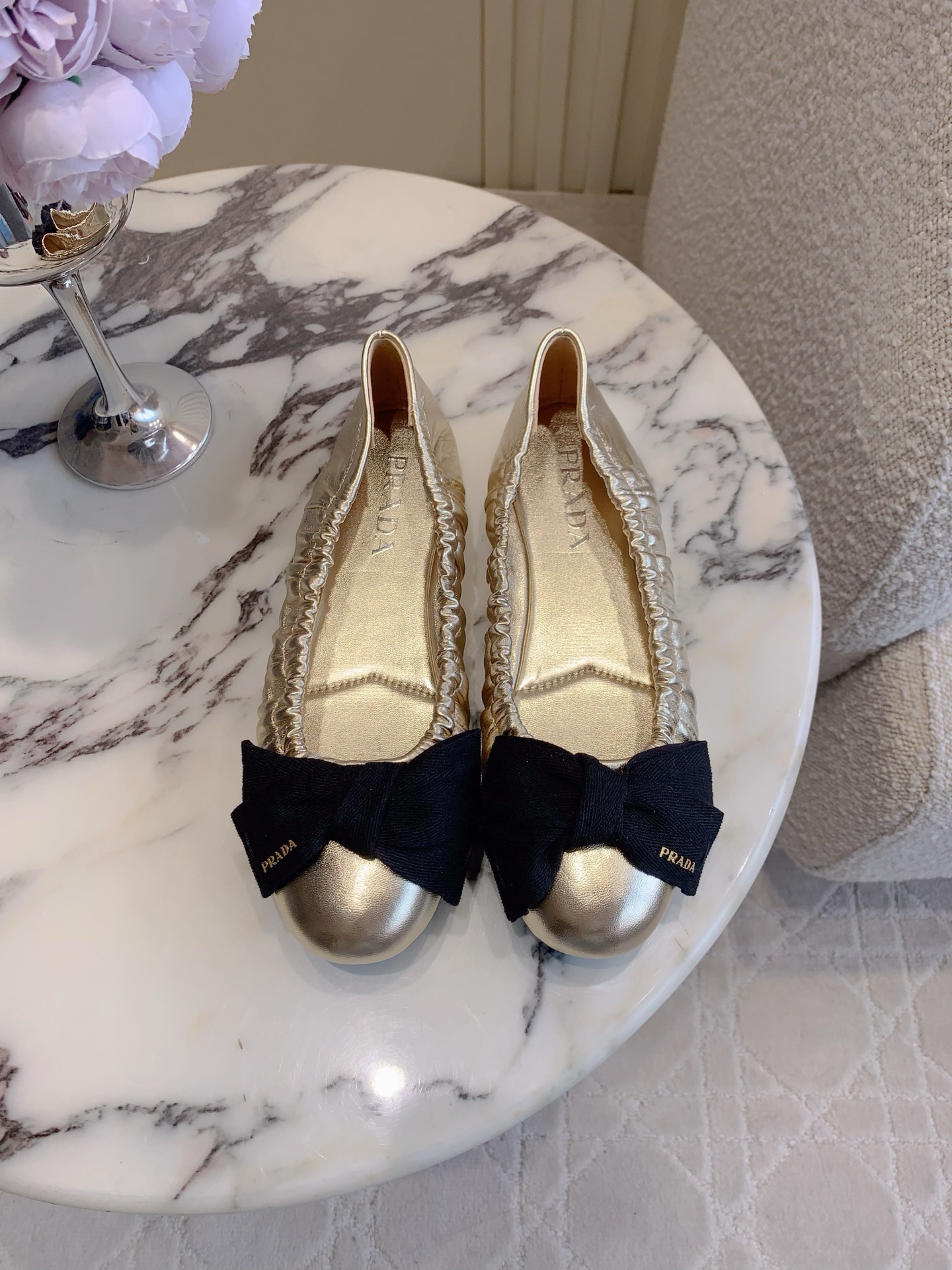 NO:749113,Prad* new bow flats ballet shoes, bow decoration playful and age-reducing, comfortable foot feel, classic and versatile, upper lambskin/leopard print horse hair, lining sheepskin, original molded outsole, size 35-39 (customized for 40 and 41), ballet shoes, prada, flats, sheepskin19860909Prad*新款蝴蝶结平底鞋芭蕾鞋 蝴蝶结装饰俏皮减龄 脚感舒适 经典百搭款 鞋面小羊皮/豹纹马毛 内里垫脚羊皮 原版开模大底 尺码35-39（40 41定做）,芭蕾舞鞋,prada,flats,sheepskin,Women's Shoes