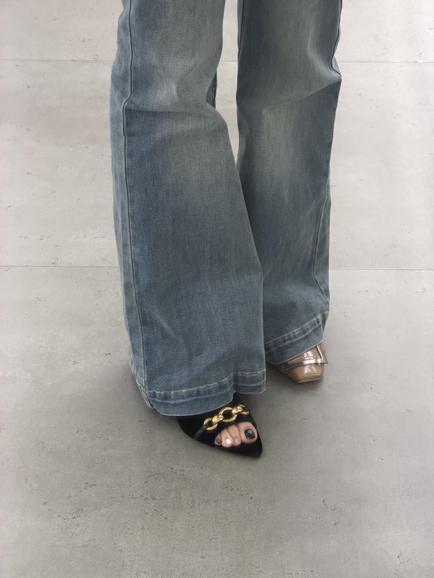 NO:760020,On-foot demonstration, high heels and slippers, high heels, slippers19860909上脚示范,高跟鞋拖鞋,high heels,slippers,Women's Shoes