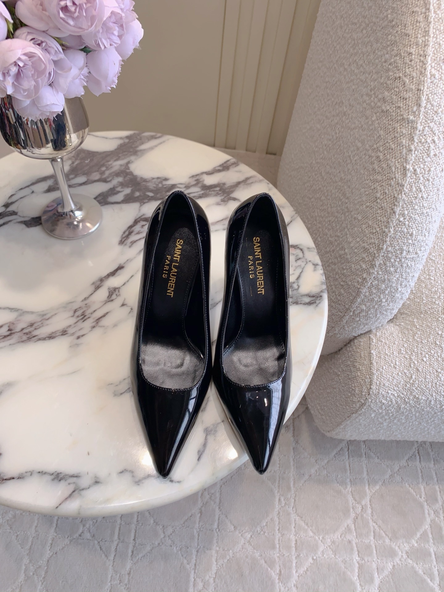 NO:788294,SAINT LAUREN* YSL classic letter heel high-heeled shoes from Yang Shulin. Beautiful high heels for young ladies. Elegant, charming and sexy. Full of femininity. Upper calfskin. Lining sheepskin. Original open-molded letter heels. Italian genuine leather outsole. Heel height 10cm. Size 35-39 (40 41 custom-made), high heels, saint laurent, saint laurent, high heels, cowhide, sheepskin, Leather soles.19860909SAINT LAUREN* YSL 杨树林经典款字母跟高跟鞋单鞋 小姐姐的美丽尤物高跟鞋 优雅迷人性感 女人味十足 鞋面小牛皮 内里垫脚羊皮 原版开模字母鞋跟 意大利真皮大底 跟高10cm 尺码35-39（40 41定做）,高跟鞋,saint laurent,saint laurent,high heels,cowhide,sheepskin,Leather soles,Women's Shoes