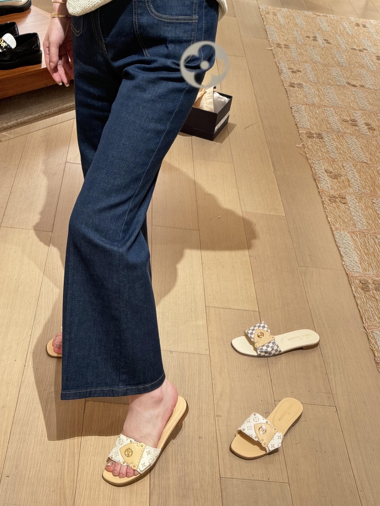 NO:788383,On-foot demonstration, high heels and slippers, high heels, slippers19860909上脚示范,高跟鞋拖鞋,high heels,slippers,Women's Shoes