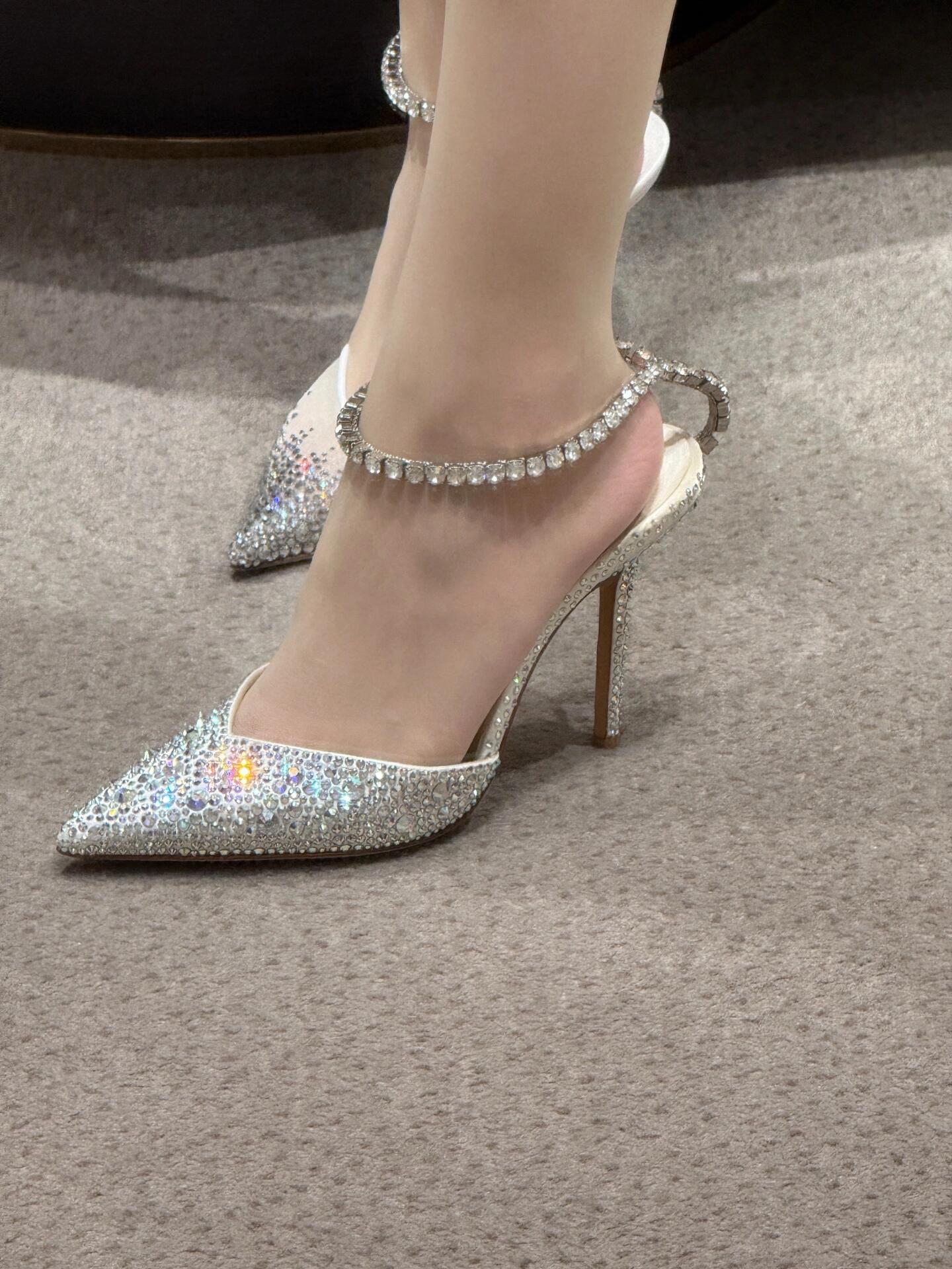 NO:787237,Demonstration on feet, high heels, high heels19860909上脚示范,高跟鞋,high heels,Women's Shoes