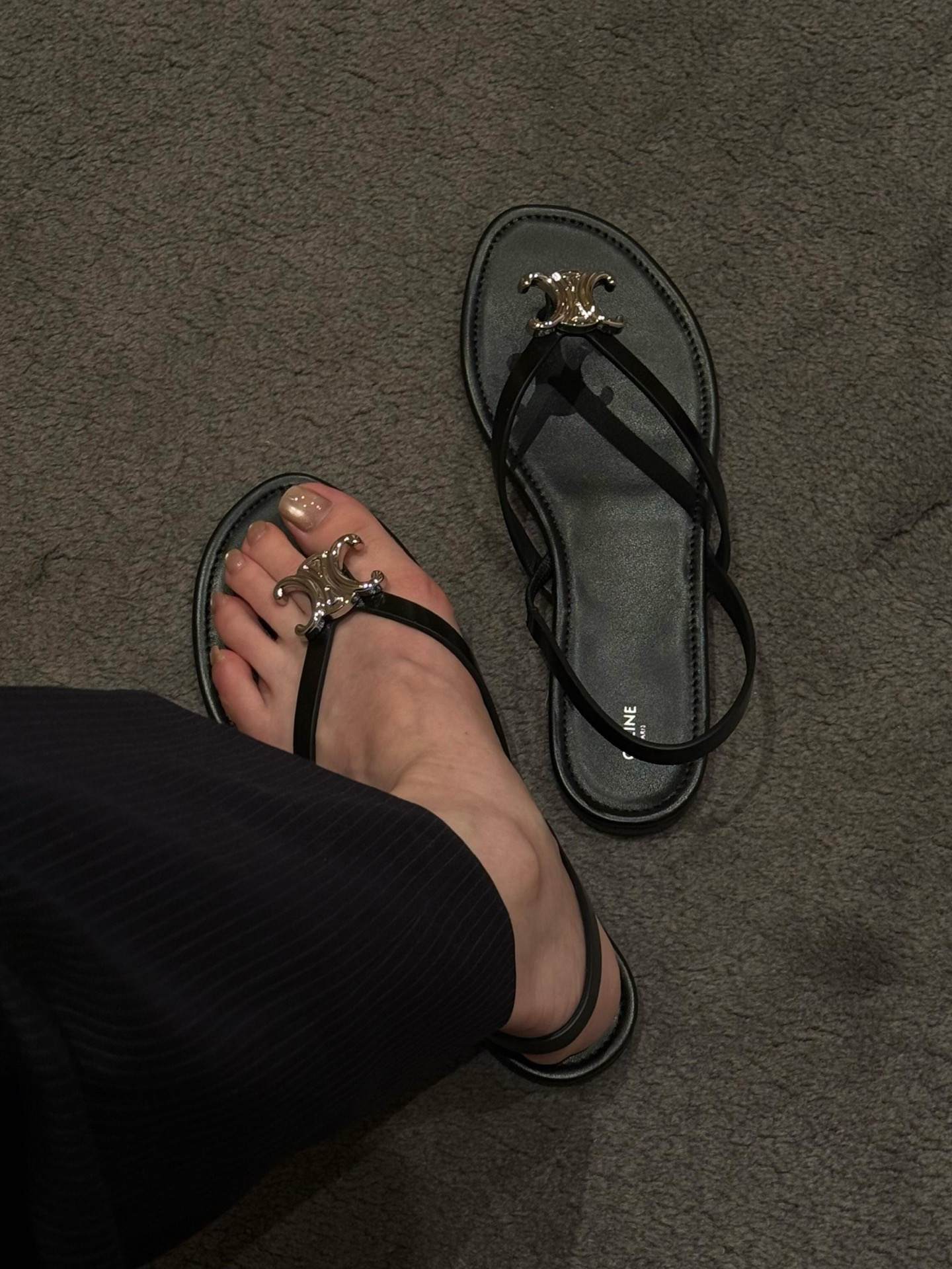 NO:817448,On-foot demonstration, split-toe shoes19860909上脚示范,分趾鞋,Women's Shoes