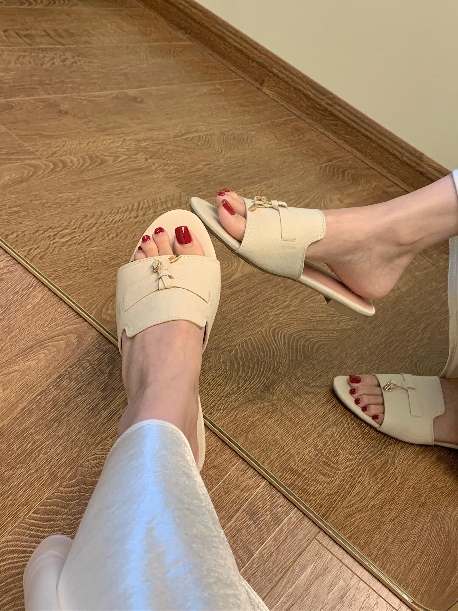 NO:818474,On-foot demonstration, slippers, slippers19860909上脚示范,拖鞋,slippers,Women's Shoes