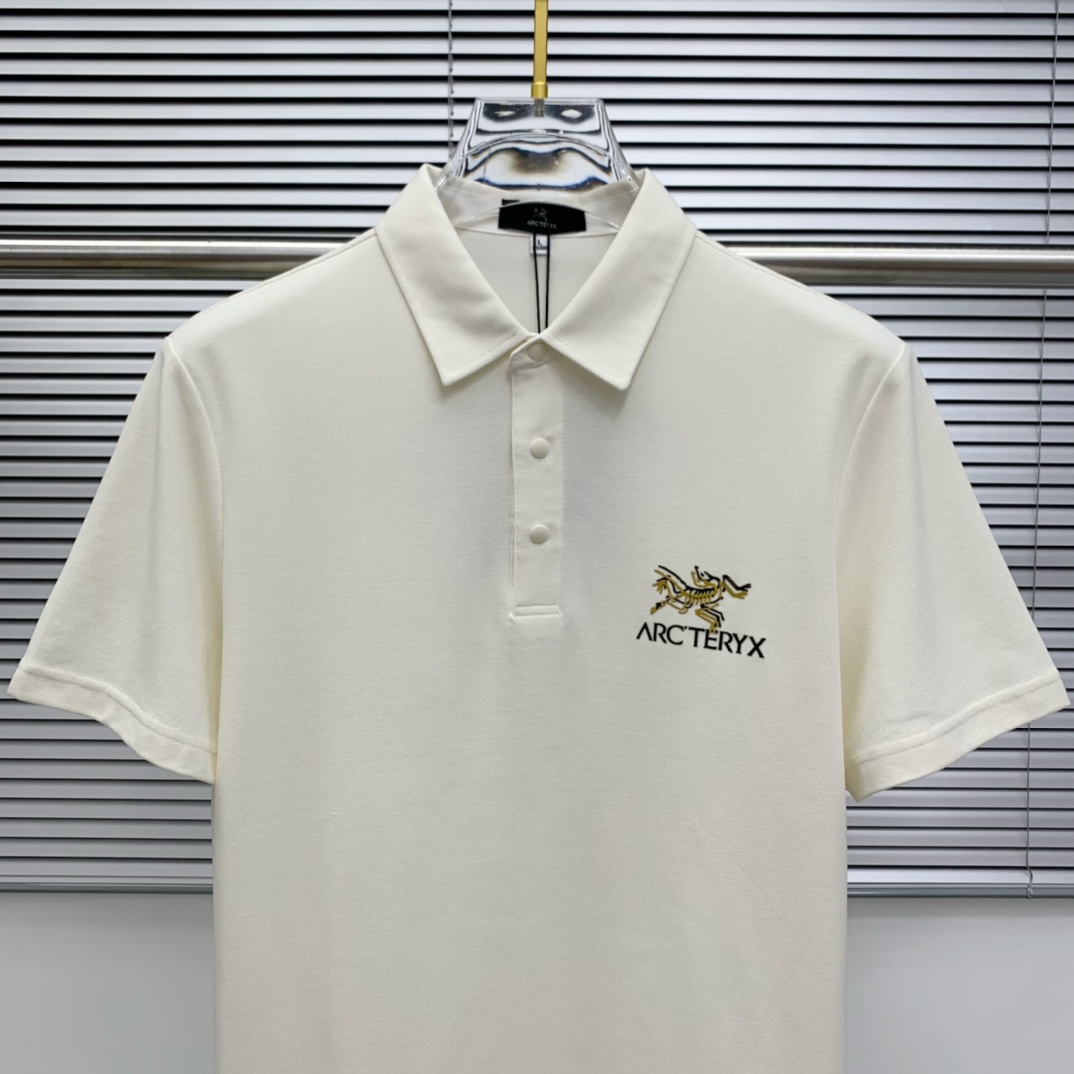 P始祖鸟25SS新款春夏短袖翻领T恤Polo，最高版本客供定制高端朱地面料简单时尚款，螺纹拼色螺纹配色超