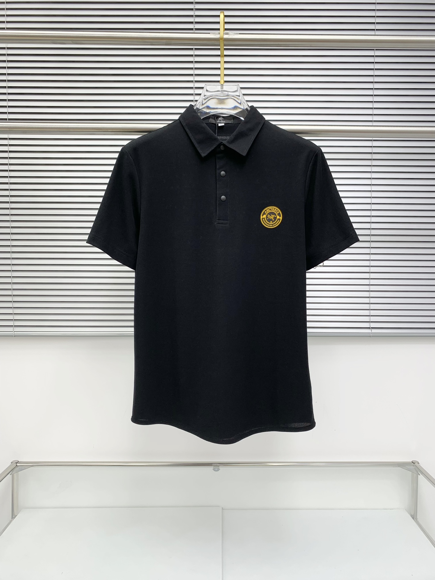 NO:454690,Archaeopteryx 25SS new spring and summer short-sleeved lapel T-shirt polo, the highest version is customized with high-end vermillion floor fabric simple and fashionable style, thread color matching is super good!  The classic logo of Archaeopteryx offset logo on the chest is simple and elegant!  Full of high-end feel, wearable in all seasons. Simple European style official website is on sale... Black off-white number M-3XL, arc'teryx, T-shirt,tees, t-shirt, alexander wang19860909始祖鸟25SS新款春夏短袖翻领T恤polo,最高版本客供定制高端朱地面料简单时尚款,螺纹拼色螺纹配色超级好看！胸前始祖鸟胶印标识图案经典logo简单大方的款式！满满的高级感,四季可穿.简欧风格官网在售 … 黑色 米白色码数M-3XL,arc'teryx,T-shirt,tees，t-shirt,alexander wang,Men's clothing