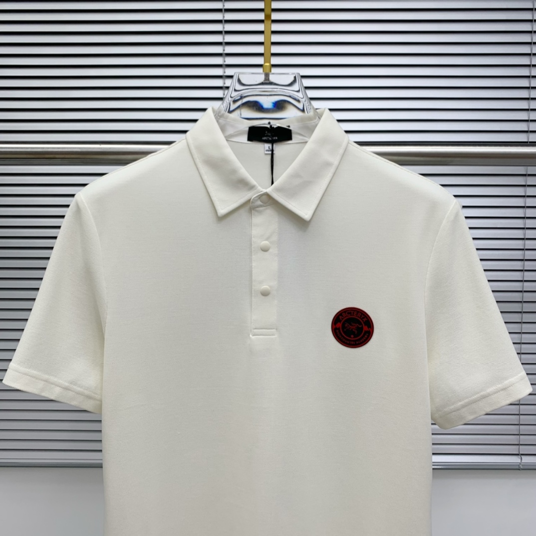 P始祖鸟25SS新款春夏短袖翻领T恤Polo，最高版本客供定制高端朱地面料简单时尚款，螺纹拼色螺纹配色超