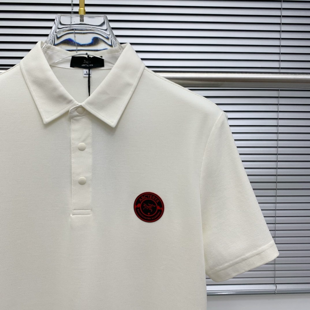 P始祖鸟25SS新款春夏短袖翻领T恤Polo，最高版本客供定制高端朱地面料简单时尚款，螺纹拼色螺纹配色超
