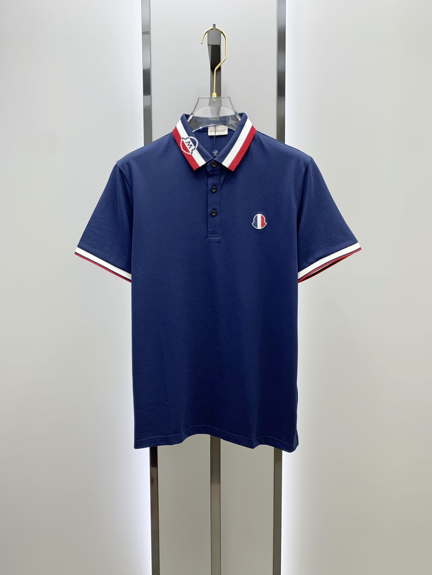 蒙口Moncler 经典三色撞色领刺绣短袖Polo衫 男士商务休闲翻领上衣尺码：M-3XL码▪️ 采用高