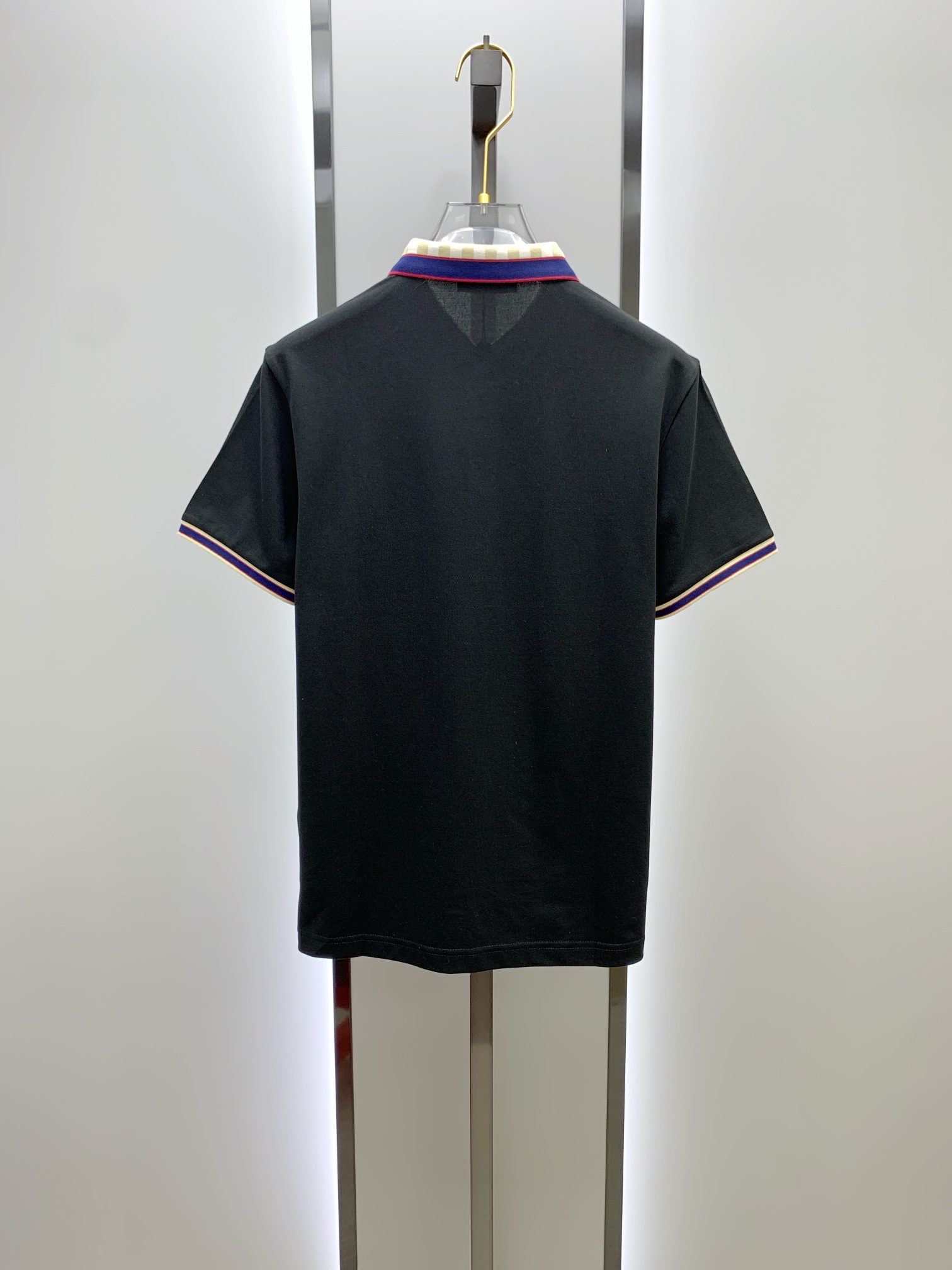 🔥 路易威登 Louis Vuitton 棋盘格领刺绣短袖Polo衫📏 尺码：M-3XL💎 面料工艺甄选