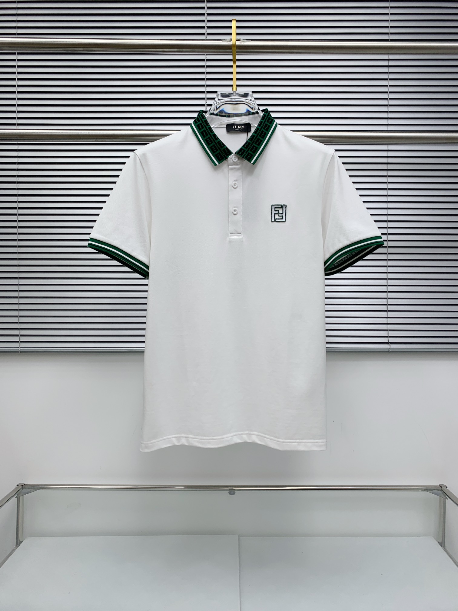 🔥 芬迪 FENDI 双F老花领刺绣短袖Polo衫📏 尺码：M-3XL💎 面料工艺甄选高支精梳珠地棉，触