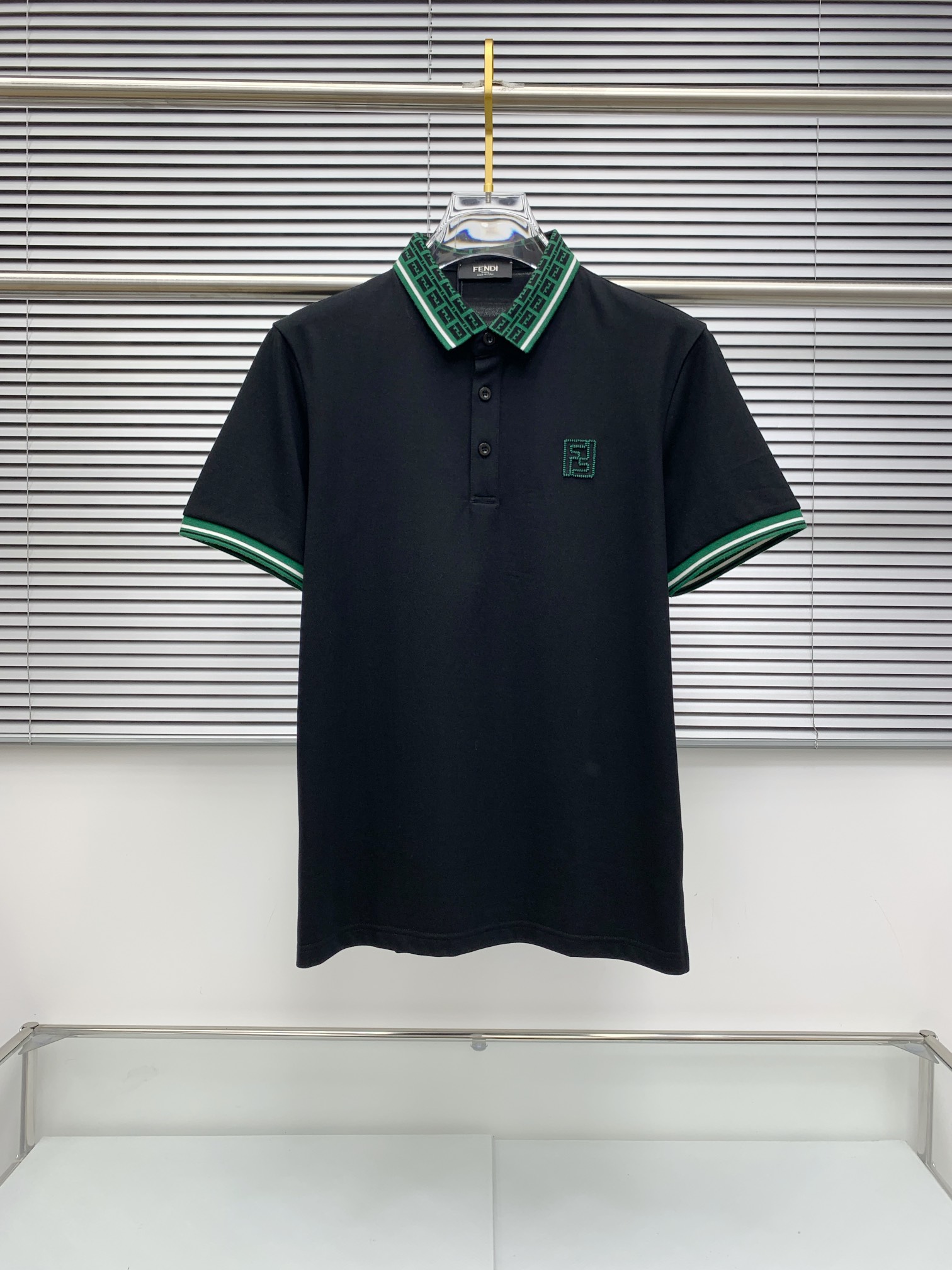 🔥 芬迪 FENDI 双F老花领刺绣短袖Polo衫📏 尺码：M-3XL💎 面料工艺甄选高支精梳珠地棉，触