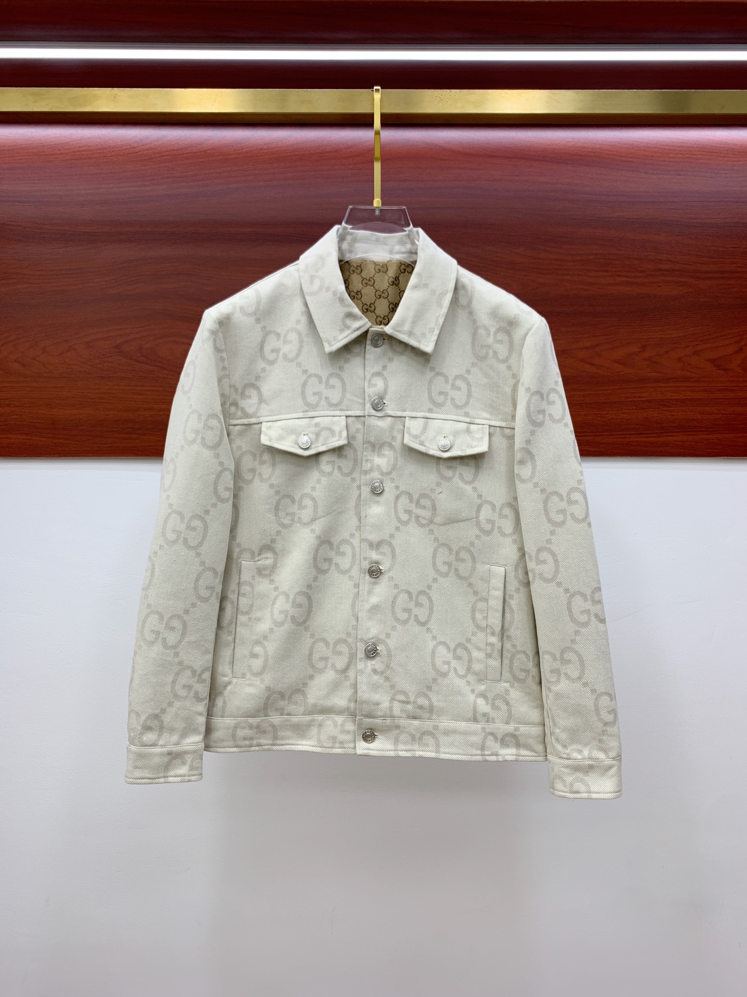 NO:513664,Gucci 2025 autumn and winter new hot counter new casual and fashionable jackets, super avant-garde design style, delicate and comfortable, very light and not easy to wrinkle. Multiple craftsmanship The overall design is quite visual, the upper body is casual and stylish, with a certain degree of clarity, absolutely recommended at the most cutting-edge temperament of fashion, a must-have for urban casualness. Number of codes M~3XL (48-56) Multiple colors, gucci, jackets & coats, alexander wang19860909古驰 2025秋冬新款爆款专柜新款休闲时尚夹克 超前卫设计风格 细腻舒适 穿着非常轻便不易起皱.多重重工艺 整体的设计颇具视觉感,上身休闲有型,有一定的挺括度,绝对走在时尚最尖端的气质感推荐,都市休闲必备. 码数M~3XL（48-56）多颜色,,gucci,jackets & coats,alexander wang,Men's clothing