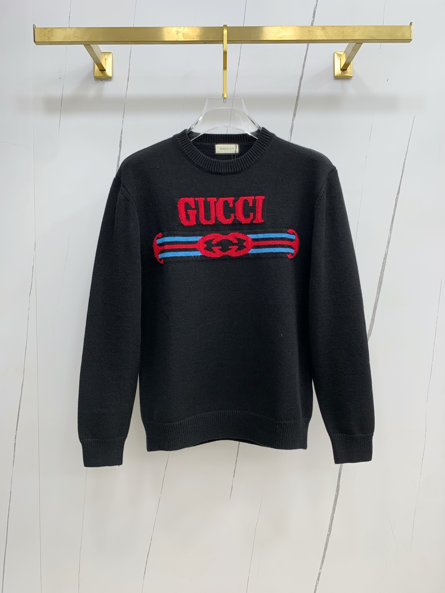 NO:118774,Gujia's new autumn and winter products Gucci letter logo sweater on the chest, exclusively for tough goods, imported original technology wool worsened!  Fine knitting is integrated, and the color mixed weaving is purely handmade. It is of high grade, highlighting the taste and luxury of clothing. It is exquisite in craftsmanship!  Customized original craft thread upper body is so handsome, purchasing level code S-XL, gucci,gucci,sweaters,alexander wang19860909古家秋冬新品胸前Gucci字母标识图案logo毛衣,专供狠货,进口原版科技羊毛精纺！精细针织一体,色彩混织纯手工技艺呈现 档次极高,凸显衣着品味与奢华 工艺精湛！定制原版工艺螺纹上身帅到爆,代购级别码数Ｓ-XL,,gucci,gucci,sweaters,alexander wang,Men's clothing