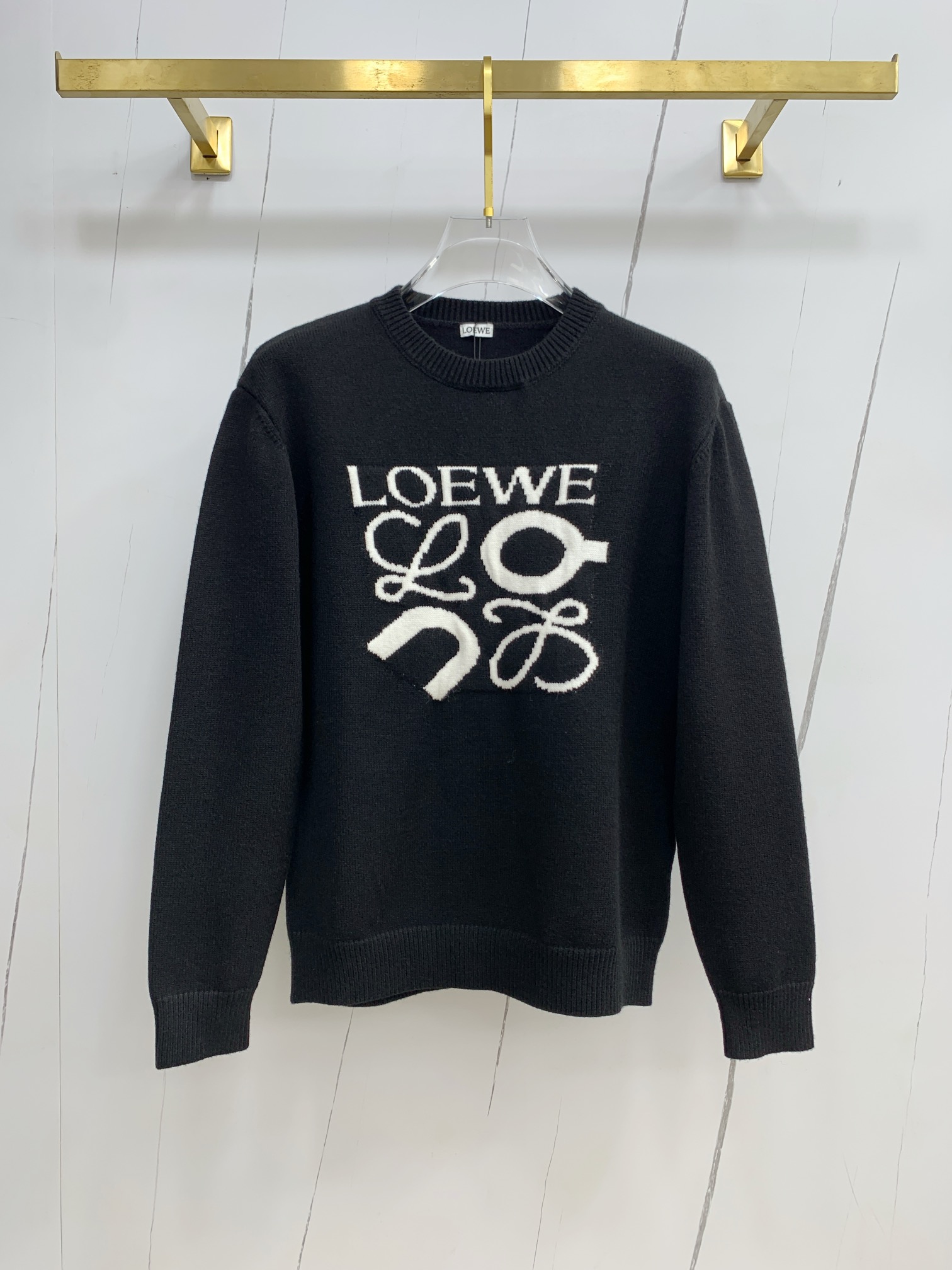 NO:118771,Luo Yijia’s new autumn and winter products Luo Yiwei logo pattern LOEVE sweater on the chest, exclusively for harsh goods, imported original technology wool worsted!  Fine knitting is integrated, and the color mixed weaving is purely handmade. It is of high grade, highlighting the taste and luxury of clothing. It is exquisite in craftsmanship!  Customized original craft thread upper body is so handsome, purchasing level code S-XL, loewe, loewe, sweaters, alexander wang19860909罗意家秋冬新品胸前罗意威标识图案LOEVE毛衣,专供狠货,进口原版科技羊毛精纺！精细针织一体,色彩混织纯手工技艺呈现 档次极高,凸显衣着品味与奢华 工艺精湛！定制原版工艺螺纹上身帅到爆,代购级别码数Ｓ-XL,,loewe,loewe,sweaters,alexander wang,Men's clothing