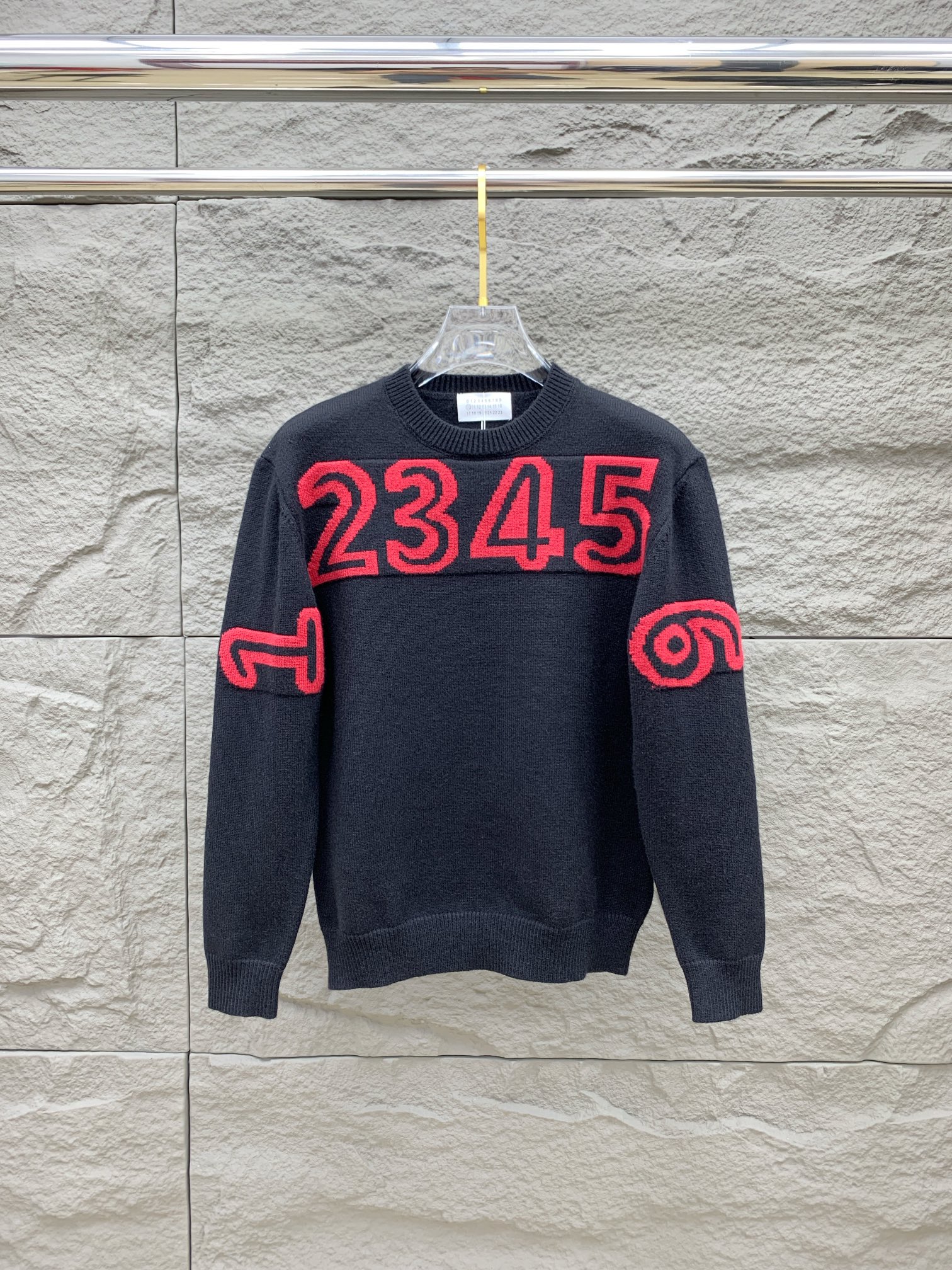 NO:118725,Majilajia’s new autumn and winter products 123456 letter pattern sweater, exclusively for ruthless goods, imported original technology wool worsened!  Fine knitting is integrated, and the color mixed weaving is purely handmade. It is of high grade, highlighting the taste and luxury of clothing. It is exquisite in craftsmanship!  Customized original craft thread upper body is so handsome, purchasing level code S-XL,,masion margiela,sweaters,alexander wang19860909马吉拉家秋冬新品123456字母图案毛衣,专供狠货,进口原版科技羊毛精纺！精细针织一体,色彩混织纯手工技艺呈现 档次极高,凸显衣着品味与奢华 工艺精湛！定制原版工艺螺纹上身帅到爆,代购级别码数Ｓ-XL,,masion margiela,sweaters,alexander wang,Men's clothing