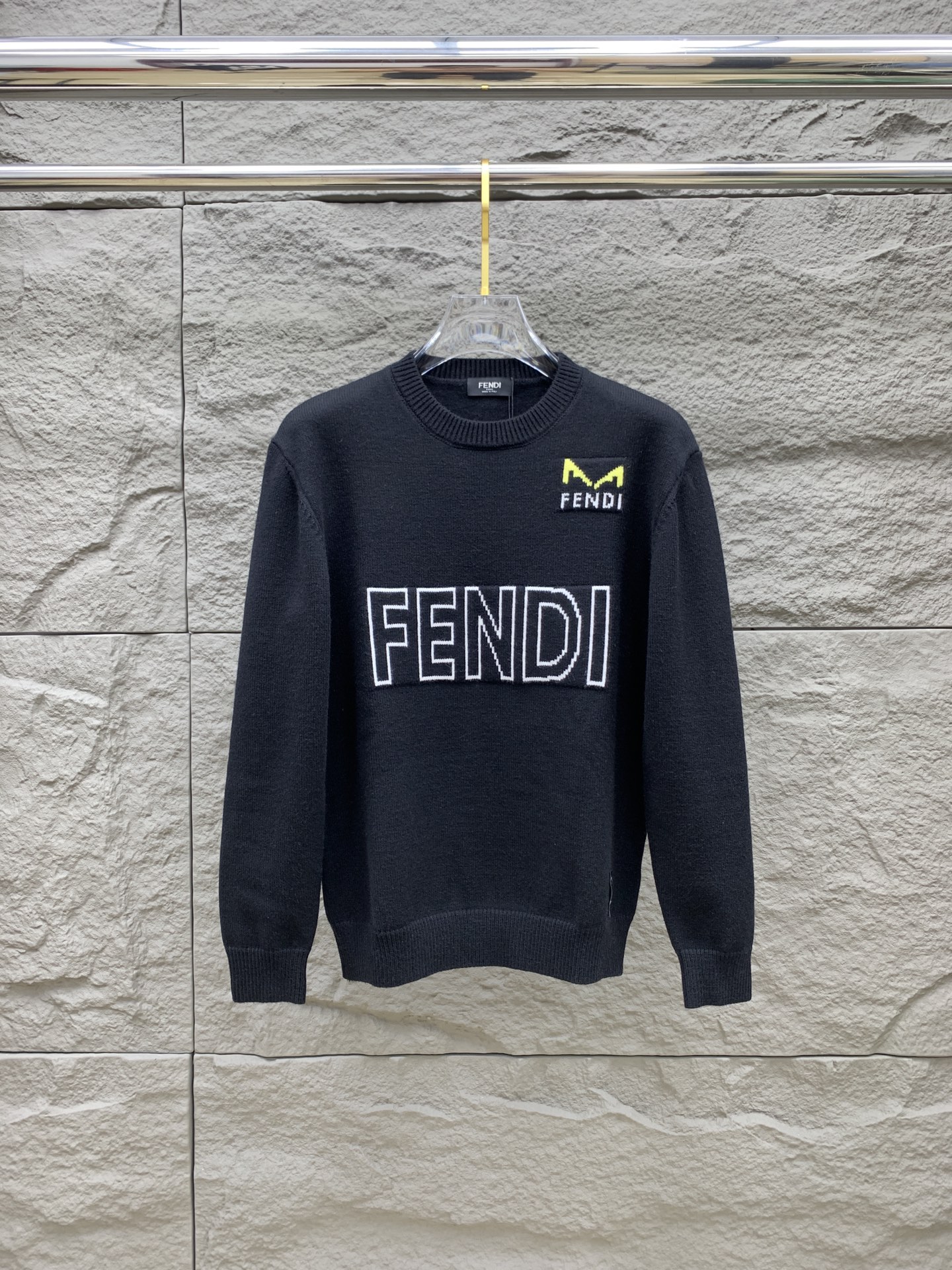 NO:118745,Fenjia's new autumn and winter product FENDI letter pattern sweater, exclusively for tough goods, imported original technology wool worsted!  Fine knitting is integrated, and the color mixed weaving is purely handmade. It is of high grade, highlighting the taste and luxury of clothing. It is exquisite in craftsmanship!  Customized original craft thread upper body is so handsome, purchasing level code S-XL, fendi, fendi, sweaters, alexander wang19860909芬家秋冬新品FENDI字母图案毛衣,专供狠货,进口原版科技羊毛精纺！精细针织一体,色彩混织纯手工技艺呈现 档次极高,凸显衣着品味与奢华 工艺精湛！定制原版工艺螺纹上身帅到爆,代购级别码数Ｓ-XL,,fendi,fendi,sweaters,alexander wang,Men's clothing