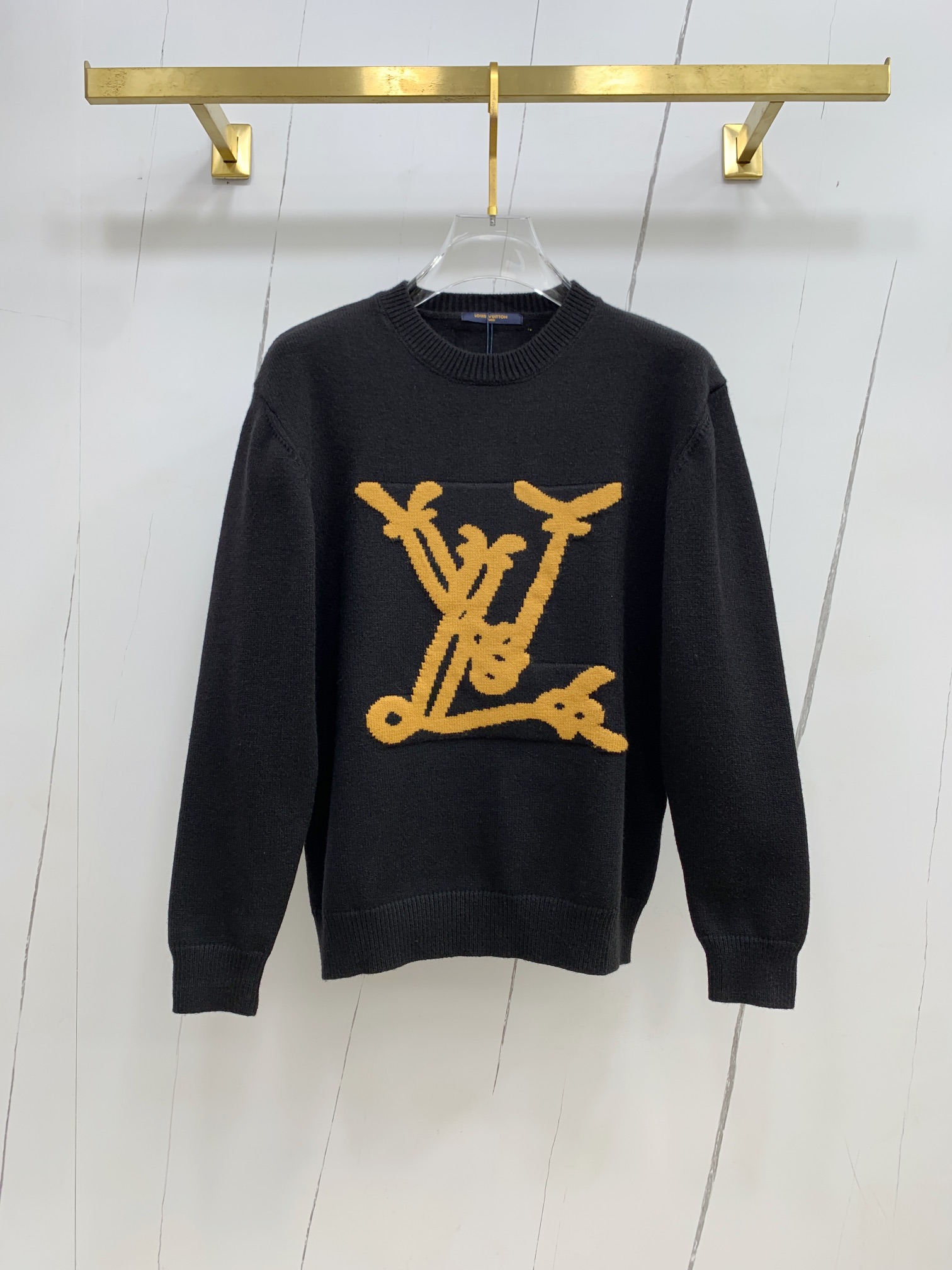 NO:118768,Lujia’s new product LV logo pattern sweater for autumn and winter, exclusively for tough goods, imported original technology wool worsted!  Fine knitting is integrated, and the color mixed weaving is purely handmade. It is of high grade, highlighting the taste and luxury of clothing. It is exquisite in craftsmanship!  Customized original craft thread upper body is so handsome, purchasing level code number S-XL,,louis vuitton,louis vuitton,louis vuitton,sweaters,alexander wang19860909驴家秋冬新品LV标识图案毛衣,专供狠货,进口原版科技羊毛精纺！精细针织一体,色彩混织纯手工技艺呈现 档次极高,凸显衣着品味与奢华 工艺精湛！定制原版工艺螺纹上身帅到爆,代购级别码数Ｓ-XL,,louis vuitton,louis vuitton,louis vuitton,sweaters,alexander wang,Men's clothing