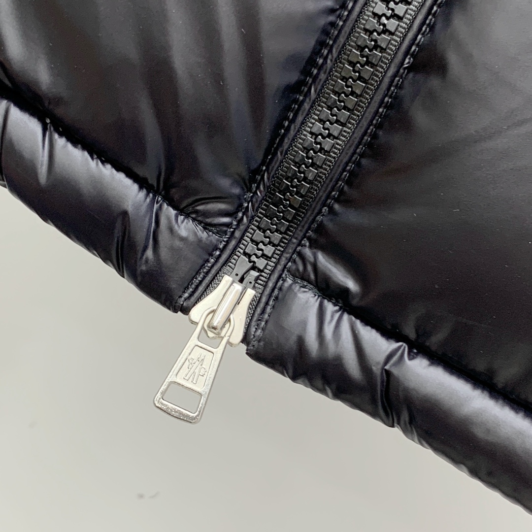 P 蒙口25ss秋冬新款🆕鹅绒羽绒服 帽子可拆卸 原版1:1订制五金配件全进口原版定制 欢迎专柜对比 绝