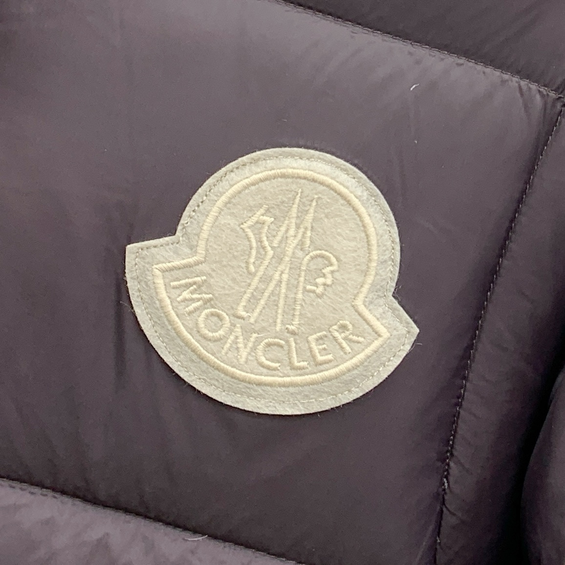 P 蒙口25ss秋冬新款🆕鹅绒羽绒服 （帽子袖子可拆卸）原版1:1订制五金配件全进口原版定制 欢迎专柜对
