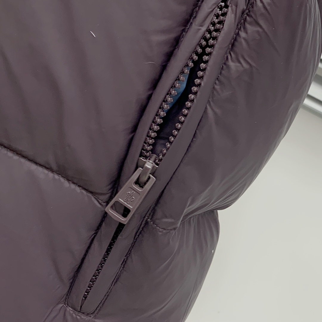 P 蒙口25ss秋冬新款🆕鹅绒羽绒服 （帽子袖子可拆卸）原版1:1订制五金配件全进口原版定制 欢迎专柜对