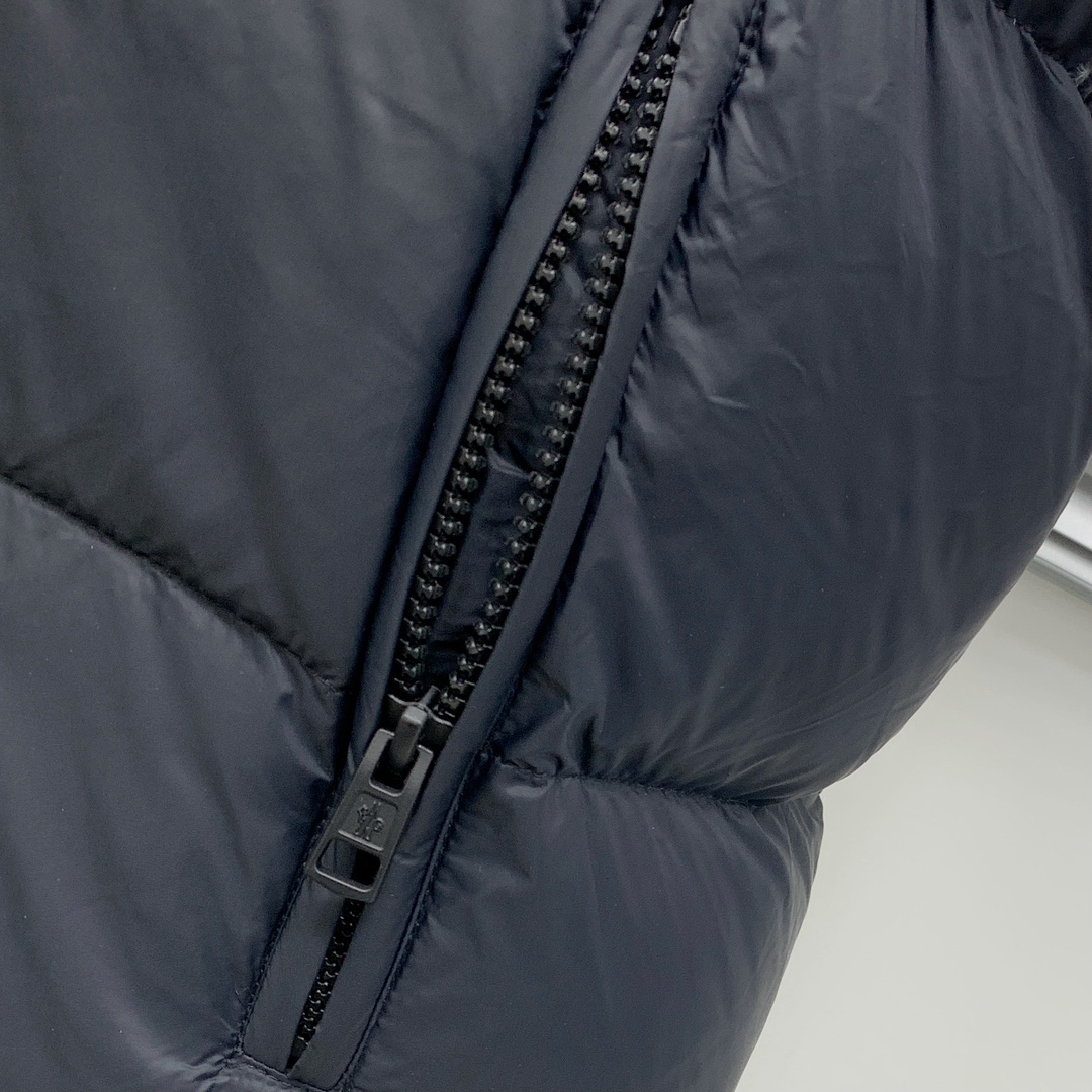 P 蒙口25ss秋冬新款🆕鹅绒羽绒服 （帽子袖子可拆卸）原版1:1订制五金配件全进口原版定制 欢迎专柜对