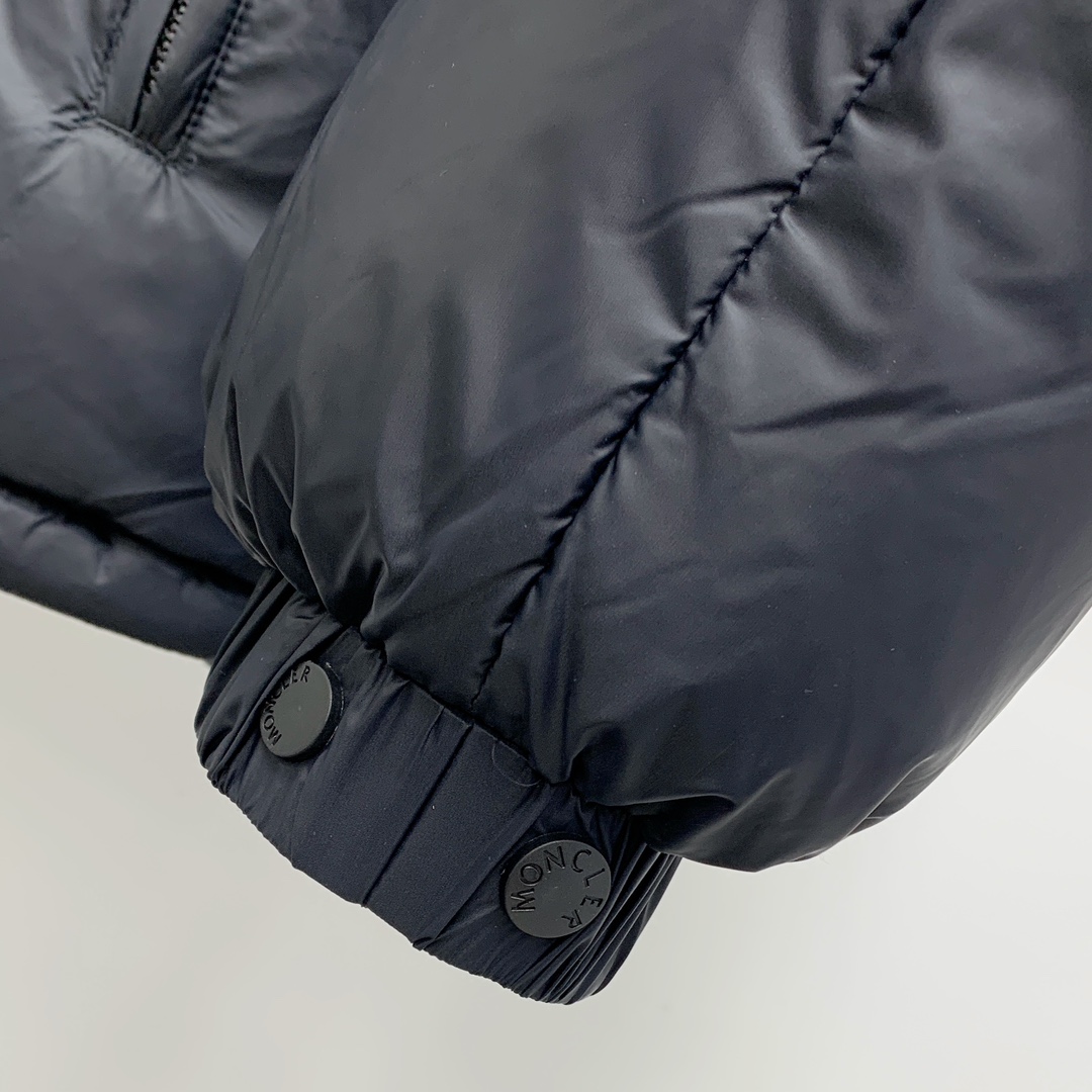 P 蒙口25ss秋冬新款🆕鹅绒羽绒服 （帽子袖子可拆卸）原版1:1订制五金配件全进口原版定制 欢迎专柜对