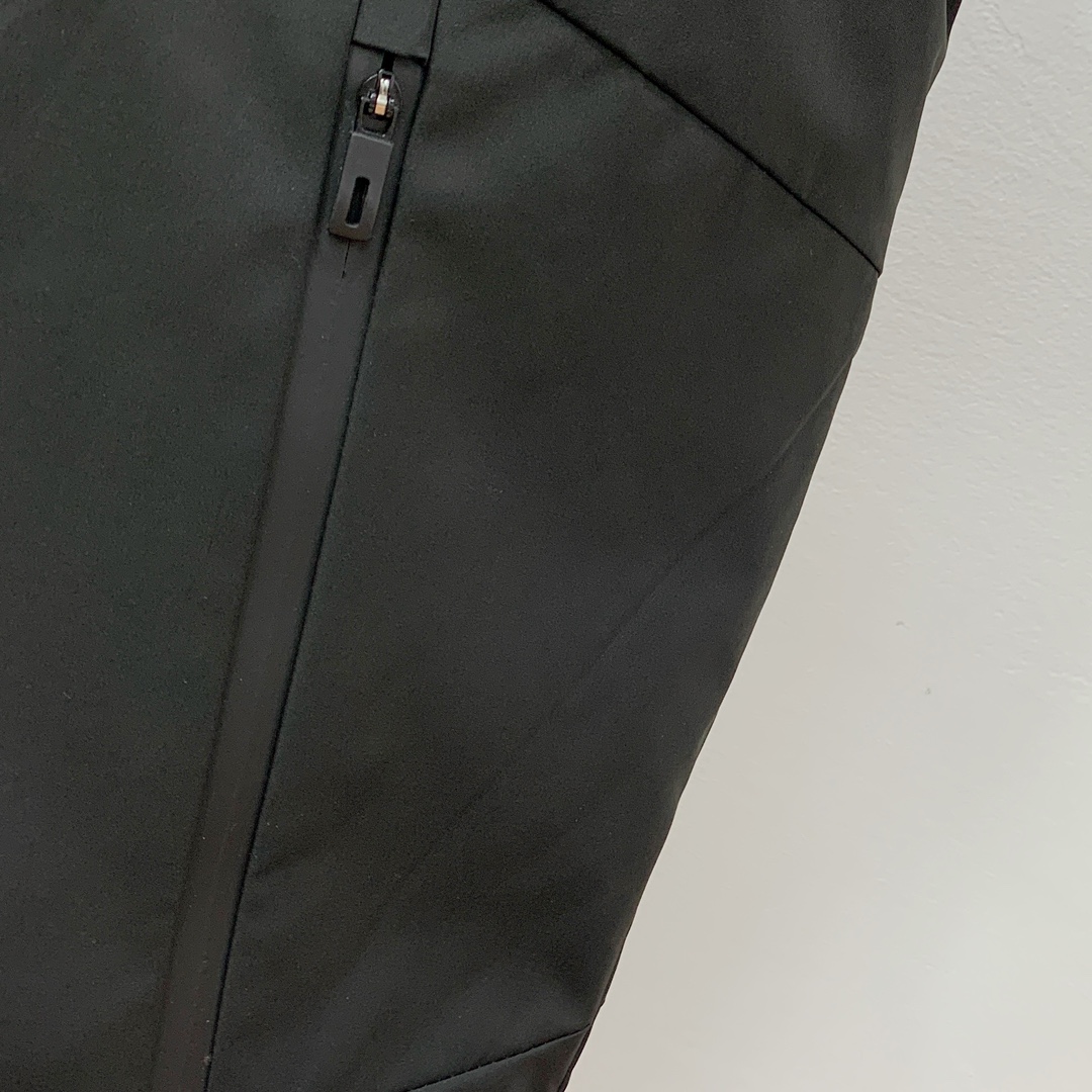 新款来袭 最高版本【始祖鸟】 三合一功能性户外性能 防风，防雨，90绒，ARCTERYX 始祖鸟硬壳顶级