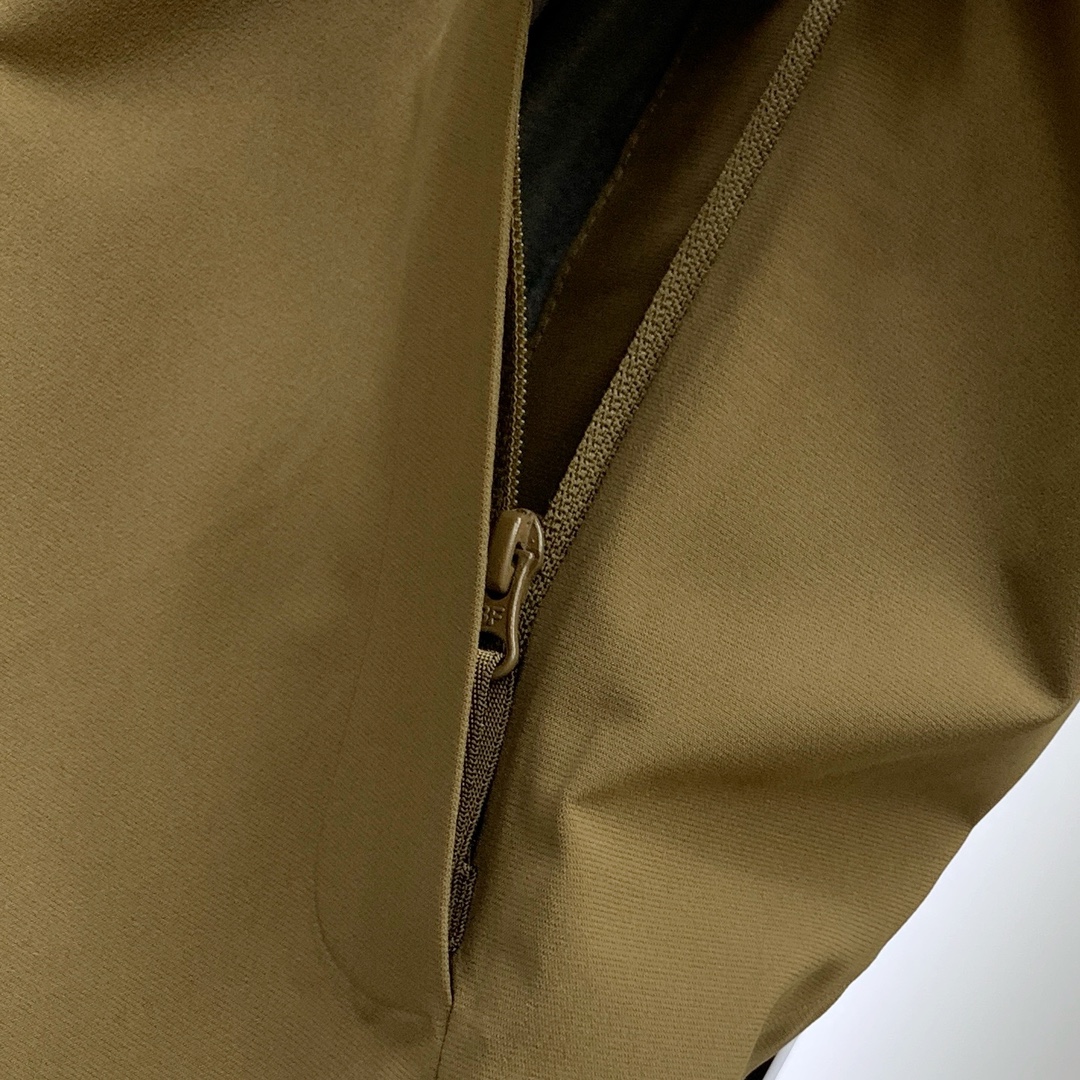 新款来袭 最高版本【始祖鸟】 三合一功能性户外性能 防风，防雨，90绒，ARCTERYX 始祖鸟硬壳顶级