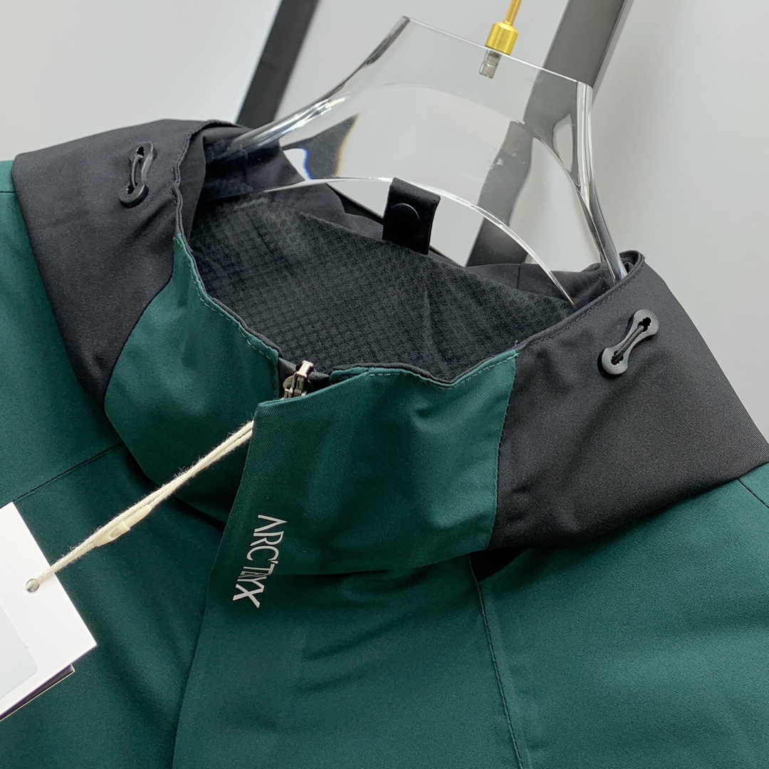 新款来袭 最高版本【始祖鸟】 三合一功能性户外性能 防风，防雨，90绒，ARCTERYX 始祖鸟硬壳顶级