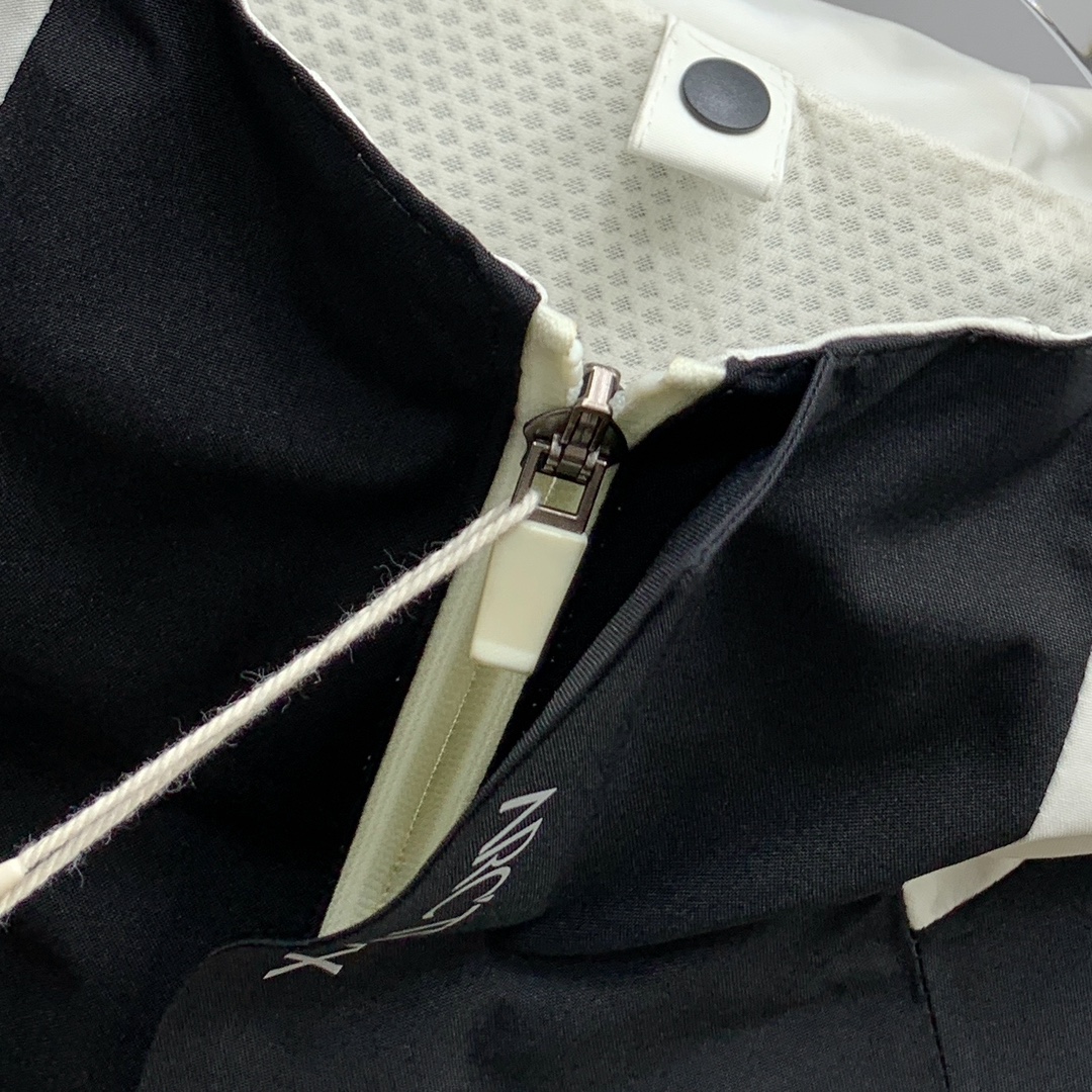 新款来袭 最高版本【始祖鸟】 三合一功能性户外性能 防风，防雨，90绒，ARCTERYX 始祖鸟硬壳顶级