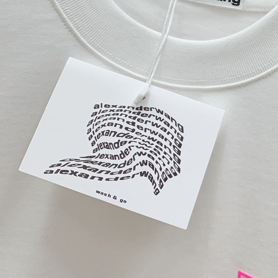 Queen’s High-End Autumn/Winter 2025 T-Shirt: Luxury Custom Design with Soft, Skin-Comfort Cotton - 图片 3