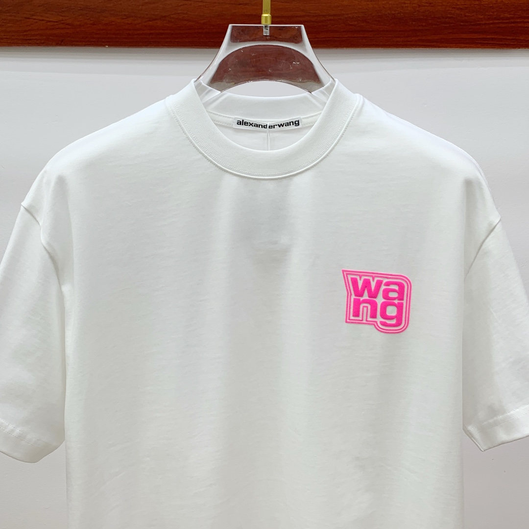 Queen’s High-End Autumn/Winter 2025 T-Shirt: Luxury Custom Design with Soft, Skin-Comfort Cotton - 图片 2