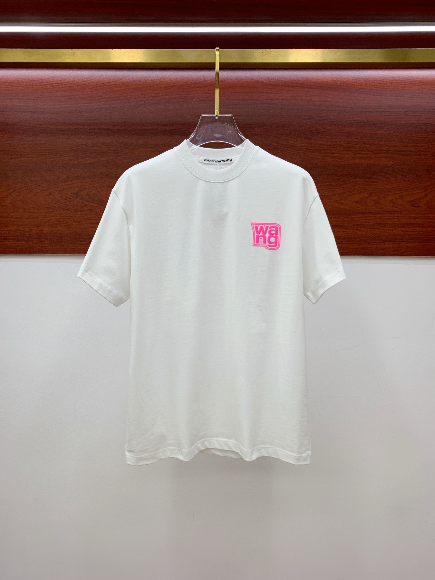 Queen’s 2025 Autumn/Winter High-End Men’s T-Shirt: Premium Quality, Stylish Design, Pure Cotton.